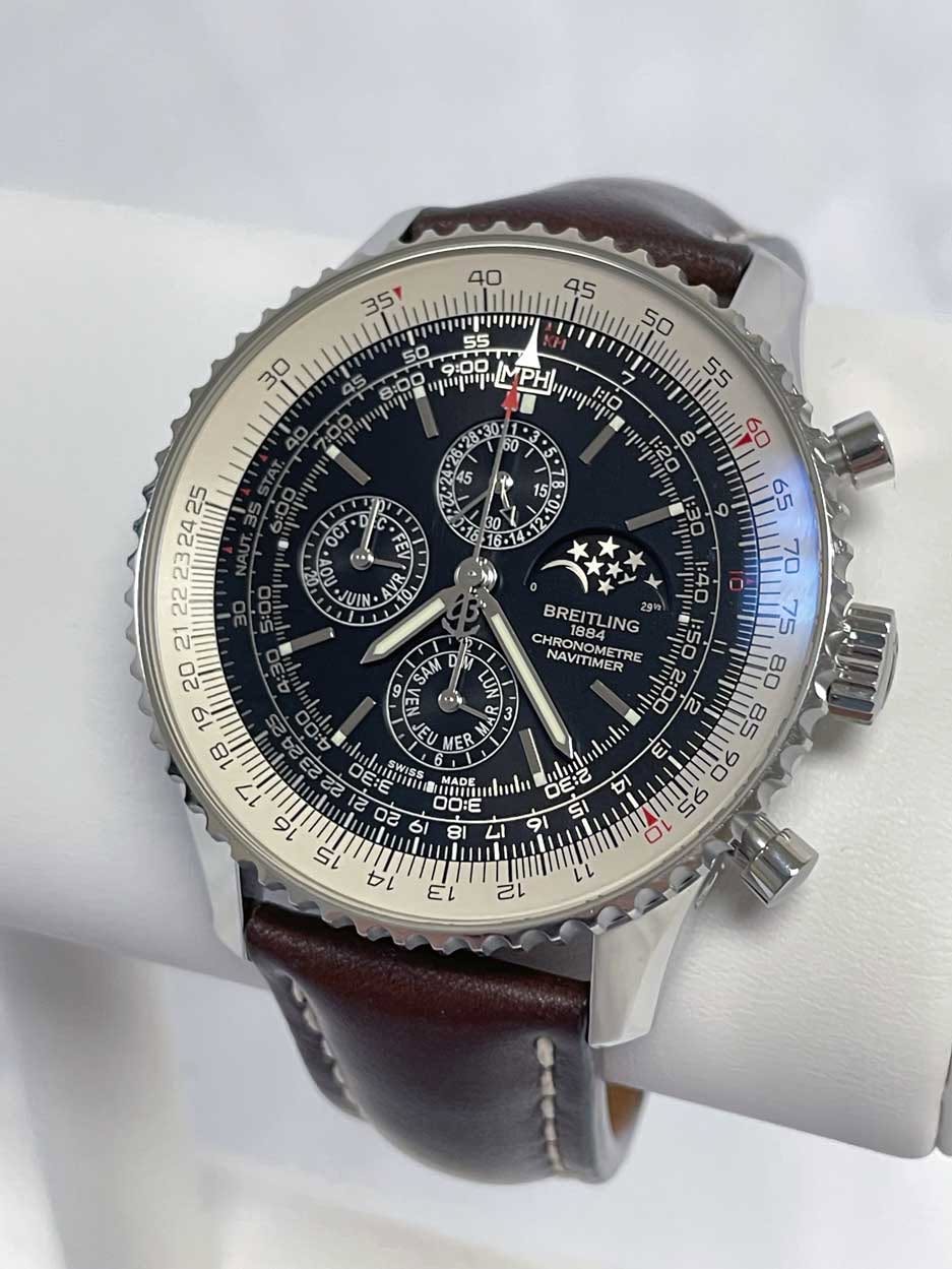 May be an image of wrist watch and text that says '40 35T :00 و 45 8:00 ጣመ MPHI, 10 : 1s B / CT (۱۰) ኢ JUIN BREITLING BREIT CHRONOM NAVITIMER SAM 谷 S A M ๕ SU MER DEE SWISS บรี…