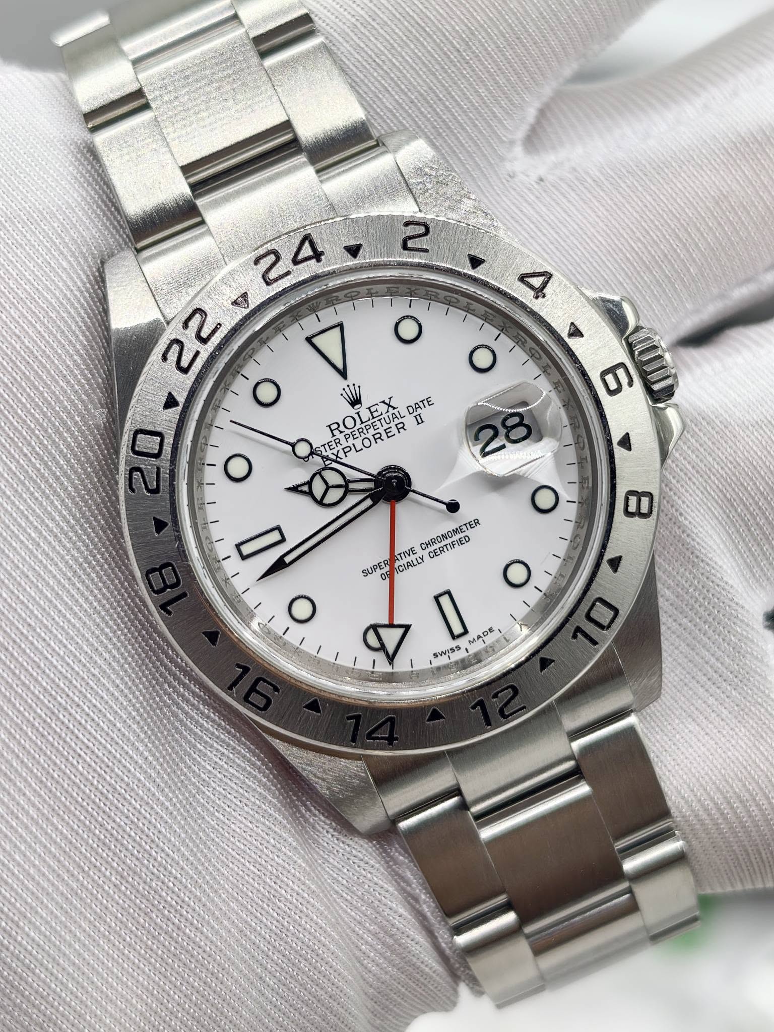 May be an image of wrist watch and text that says ' D V O O ROLEA DATE ERPERPETUA CRITAL DERPETUAL TUAL LORER II II AXP EXPLORER O < ា cpBcT Фo 20 2 福 O D O 0 CHRONOMETER CERTIFIED…