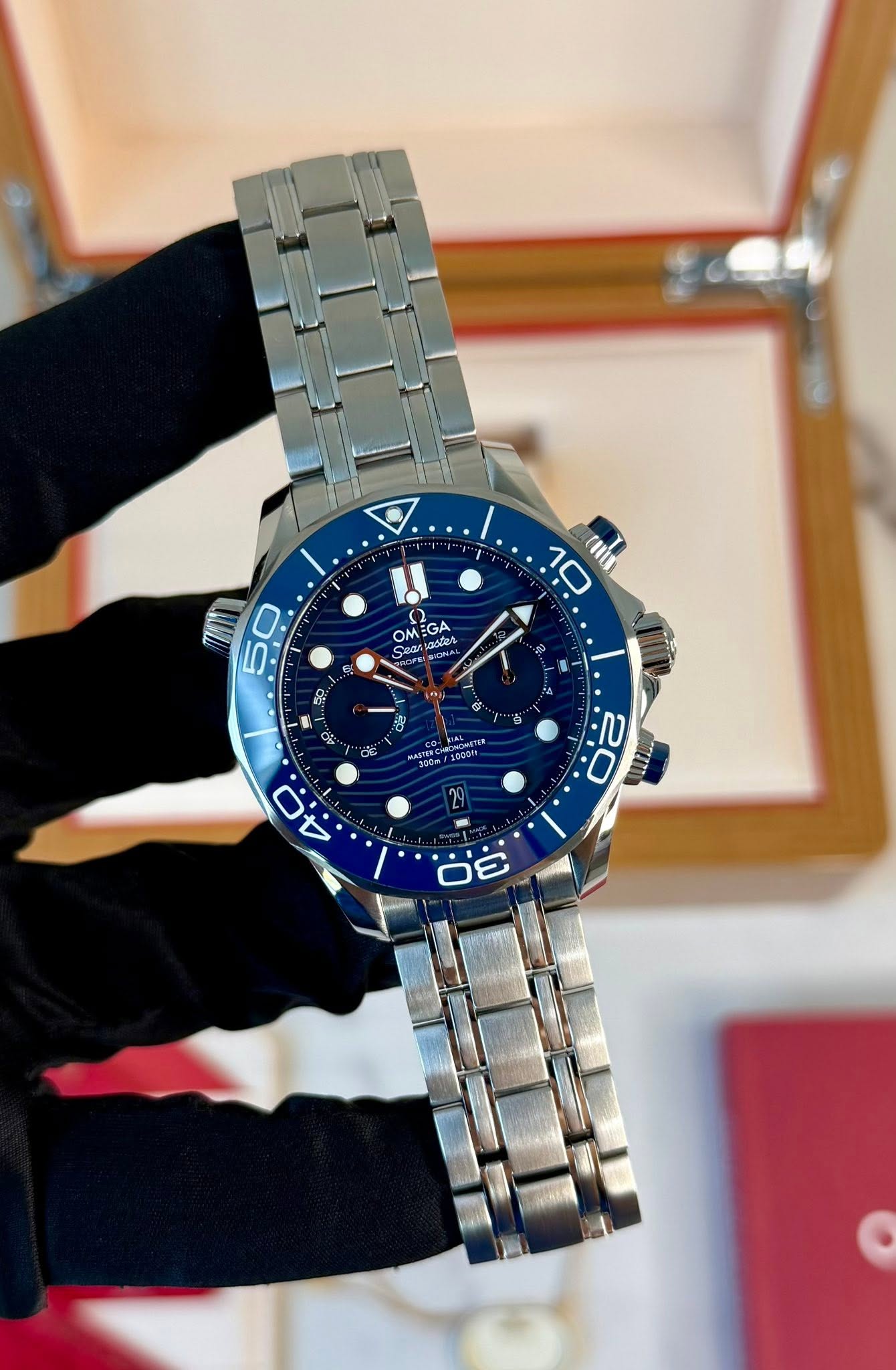 May be an image of wrist watch and text that says '10 CHu CH U -0 HG OM: OM MEGA P 1asi0s Sada S TN 50 온 20 የጣ 2 40 DE ي'