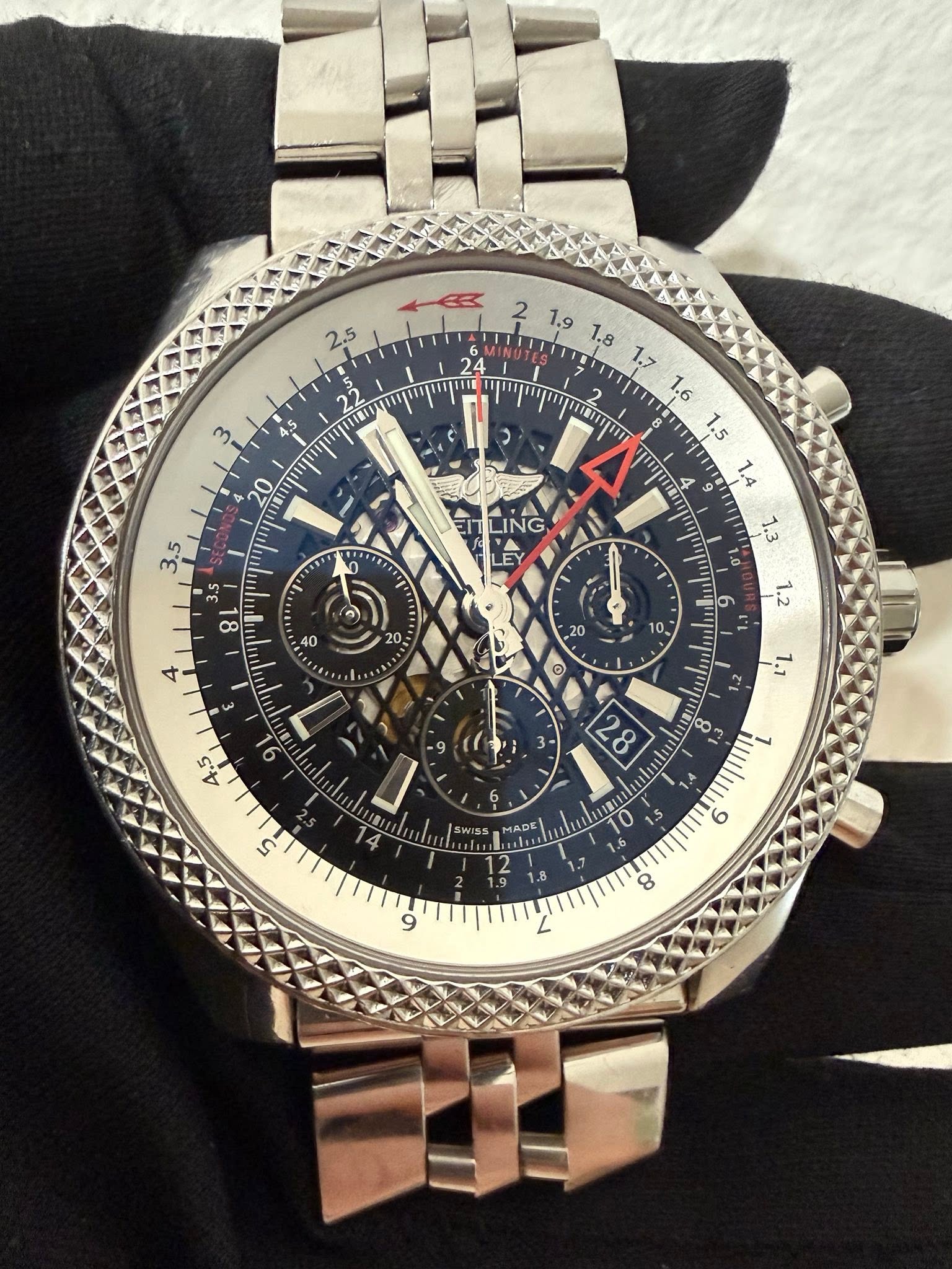 May be an image of wrist watch and text that says '西 2.5 3 4,5 2 1.9 LITFTIE N 22 TETZE אין 8L 8 HLING EY E .만 8 o 8 8 1 6 ADE 0 is و 8'