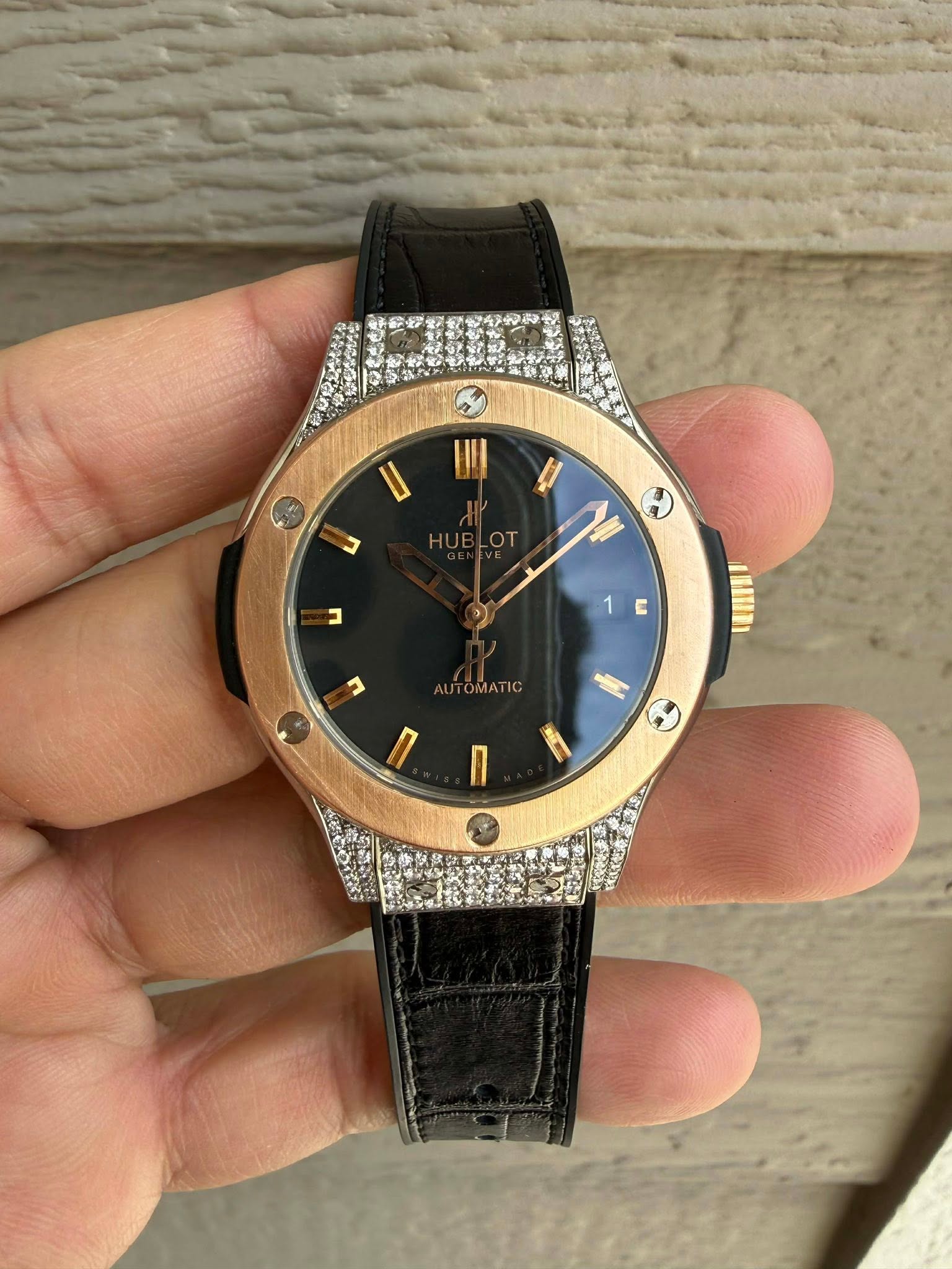 May be an image of wrist watch and text that says 'コ 1C 1 3 AUTOMATIC'