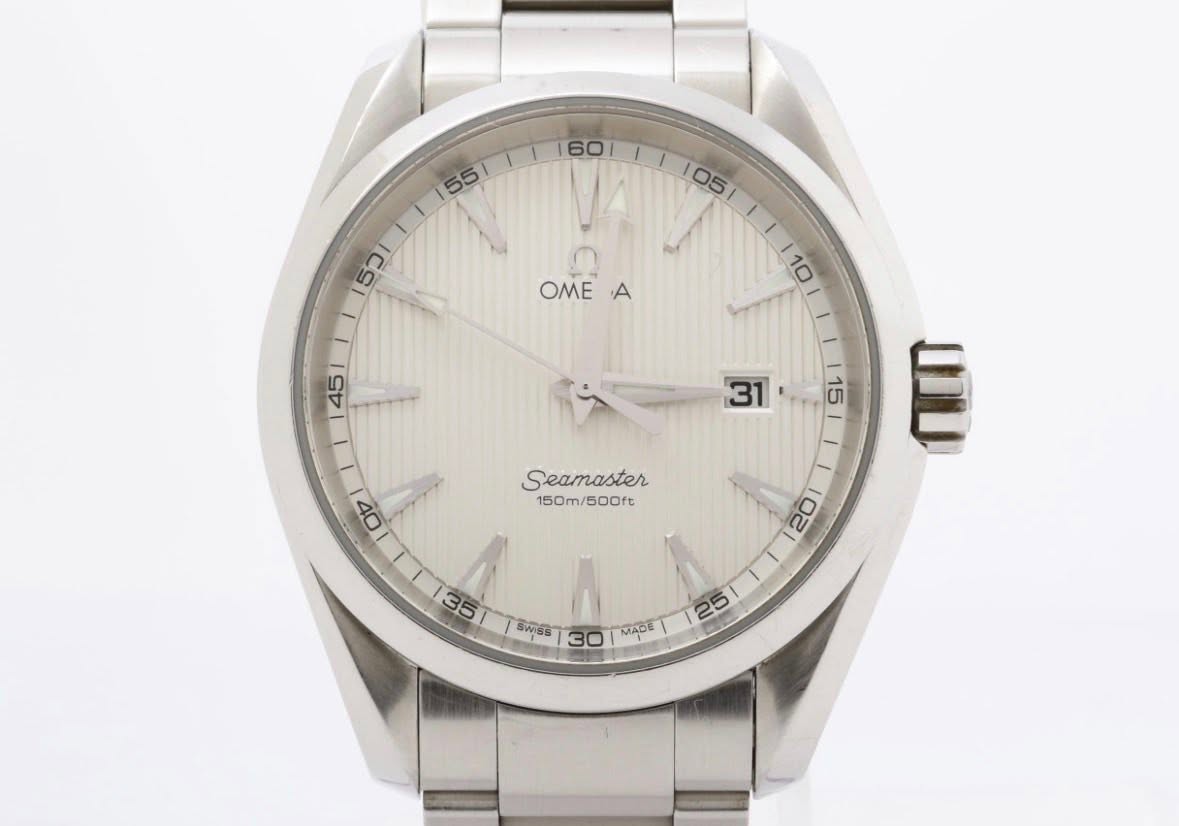 May be an image of wrist watch and text that says ' וכ5 OME OMEA A E Seamaster 40ITT135 35 SWISS 30 MA6E 125/ 150m/500ft 20'