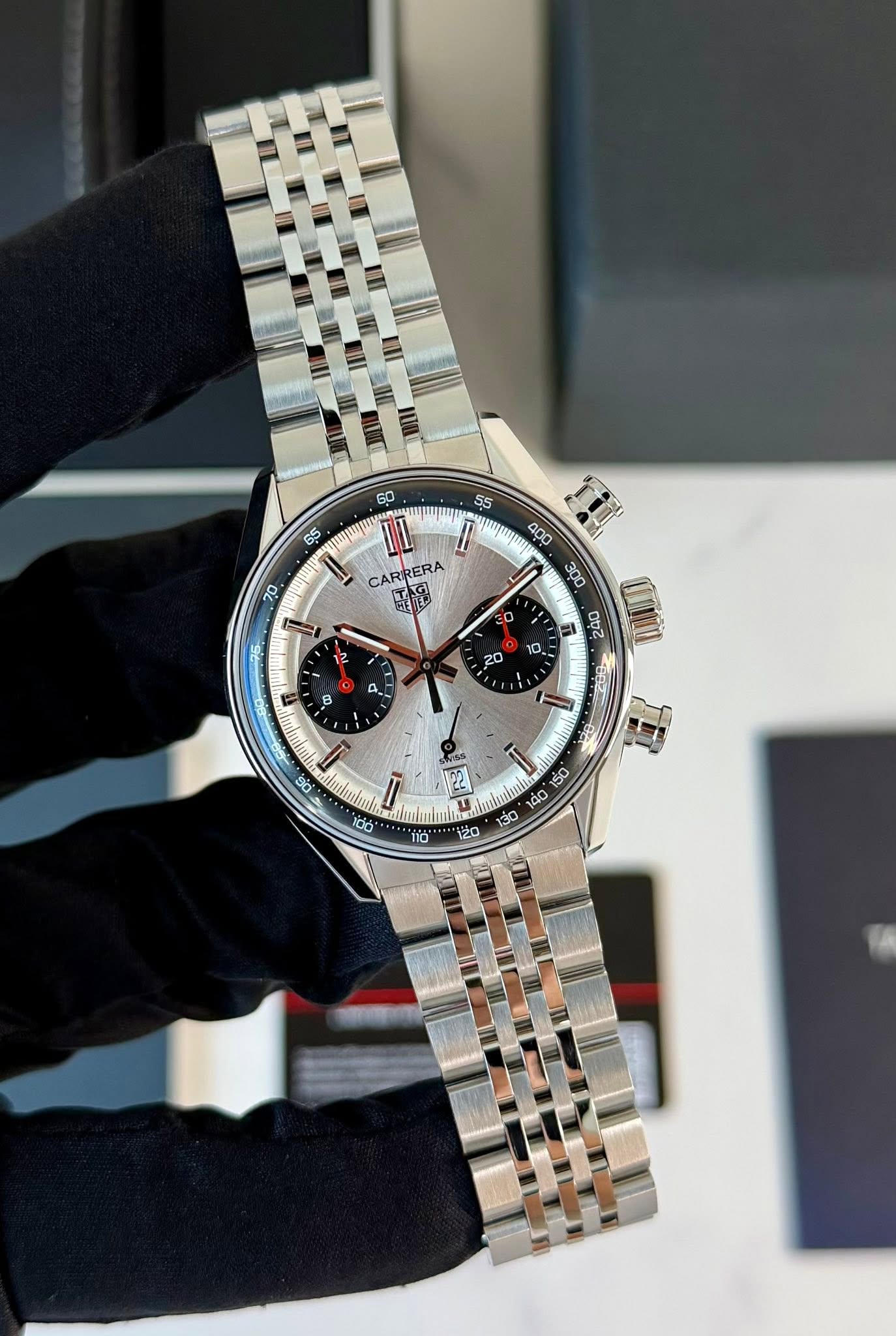 May be an image of wrist watch and text that says '55 60 65 a IL CARRERA อยย่ 70. 400 ri A. puuu B 기 go E 100 म 110 50 1ά '