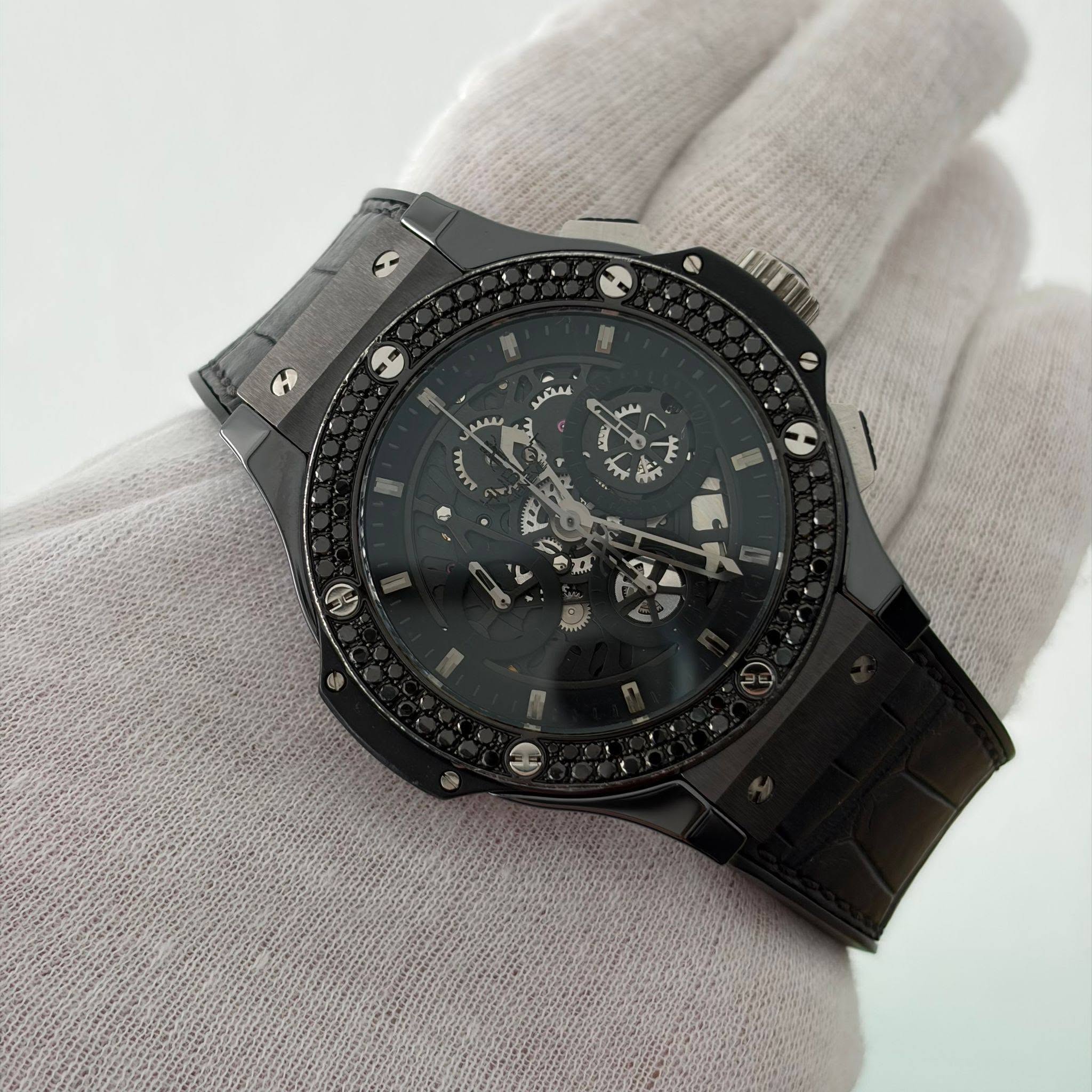 May be an image of wrist watch and text that says 'عمهر G'