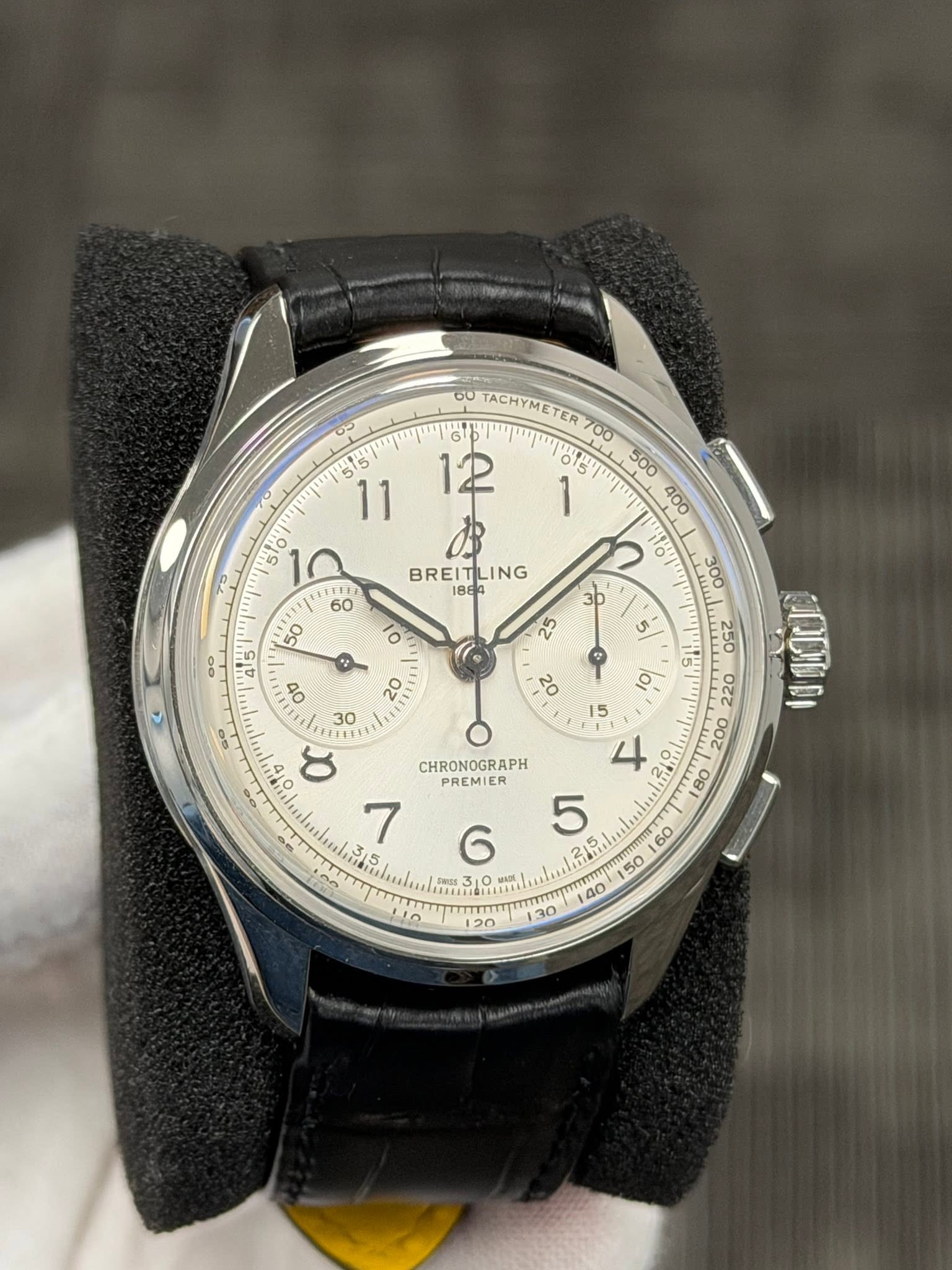 May be an image of wrist watch and text that says '6s 55' 11 60 TACHYMETER BB 110 BREIT BREITLING LING 1 e TTTI 60 50 3p o 2 25 ى טיס 20 30 s0 T 20 HO DU แาบ o CHRONOGRAPH…