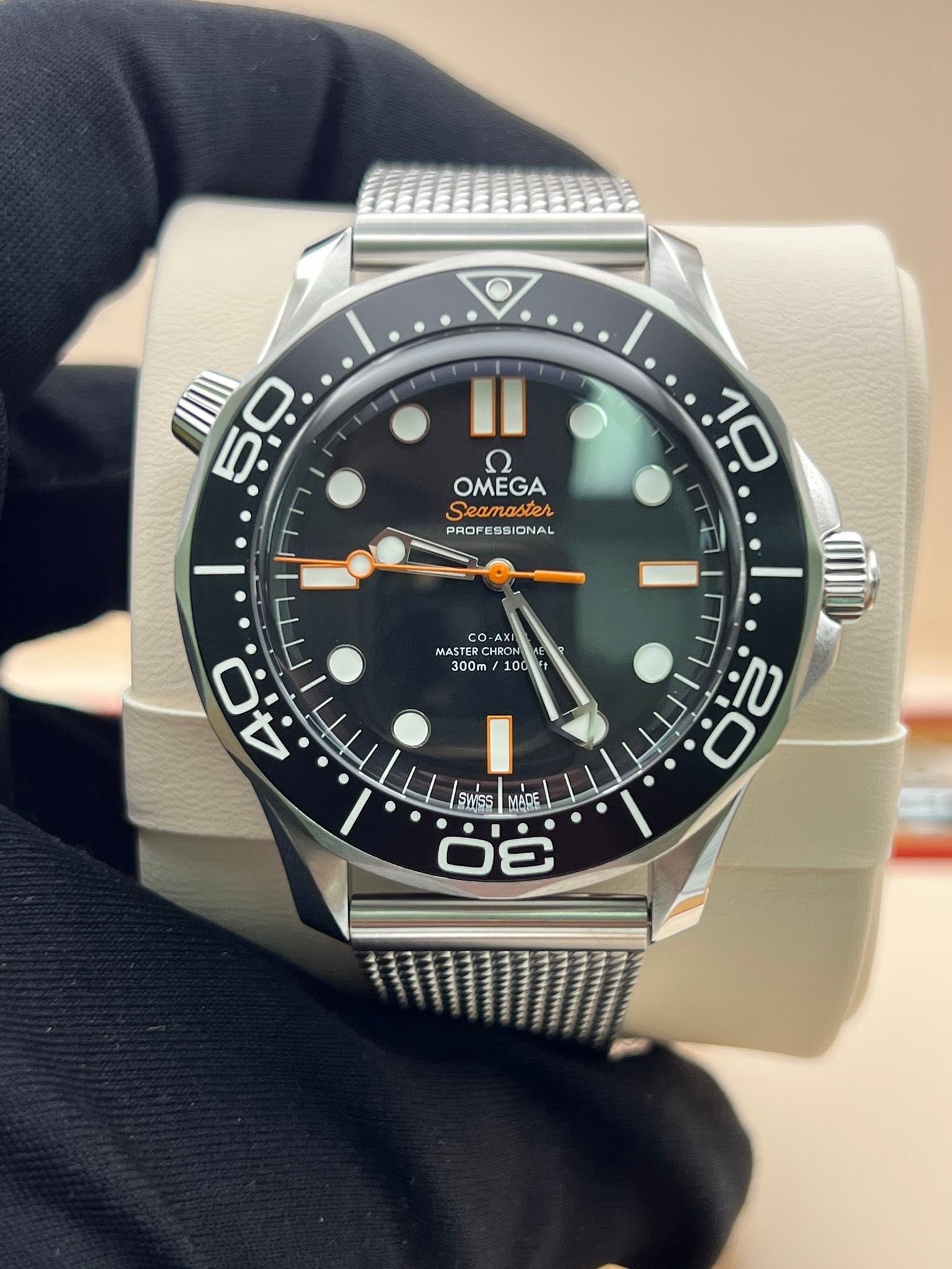 May be an image of wrist watch and text that says '50 Q OMEGA Seamabter PROFESSIONAL SI SSIONAL 10 CO.A 〇円 XR MAST TERCH TERC IGION ΦΟΝ 300m 100 ب VE SWISS ကုး OS MAOE HIADE…