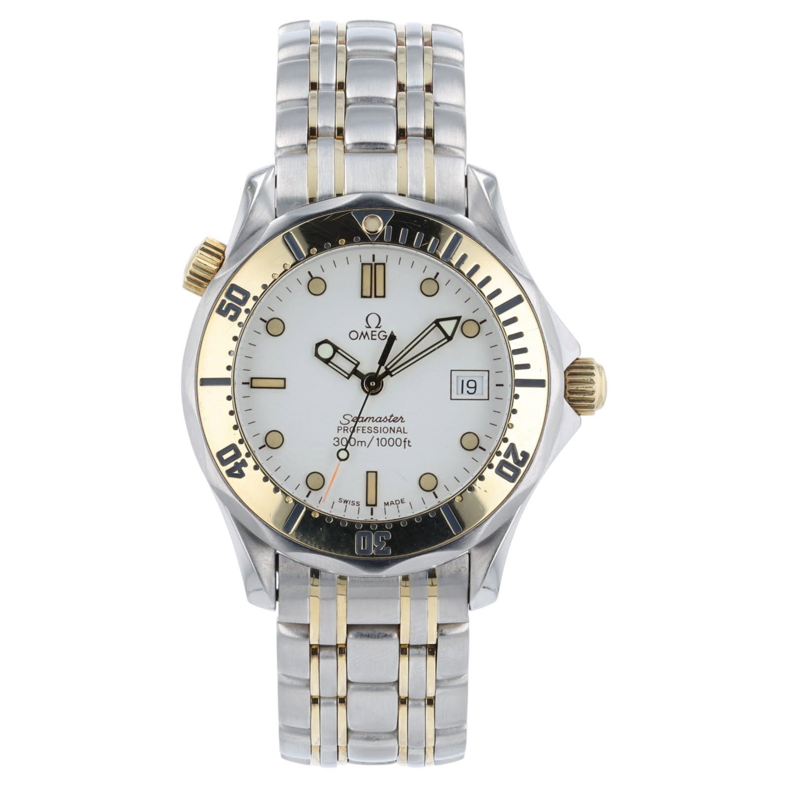 May be an image of wrist watch and text that says '50 ٥ 0I '٥ 2 OMEGA I 19 PRO Sq FESSIONAL 30 0m/ 0m/ 1000ft 300 O 40 ប្អតុ MAPE ه e ن رر'