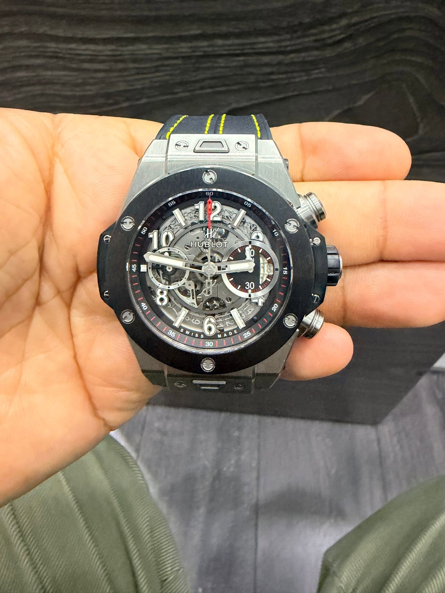 May be an image of wrist watch and text that says 'ศ HUBLOT וס HUE 10 글작 A 1 gL 30 40 H io '