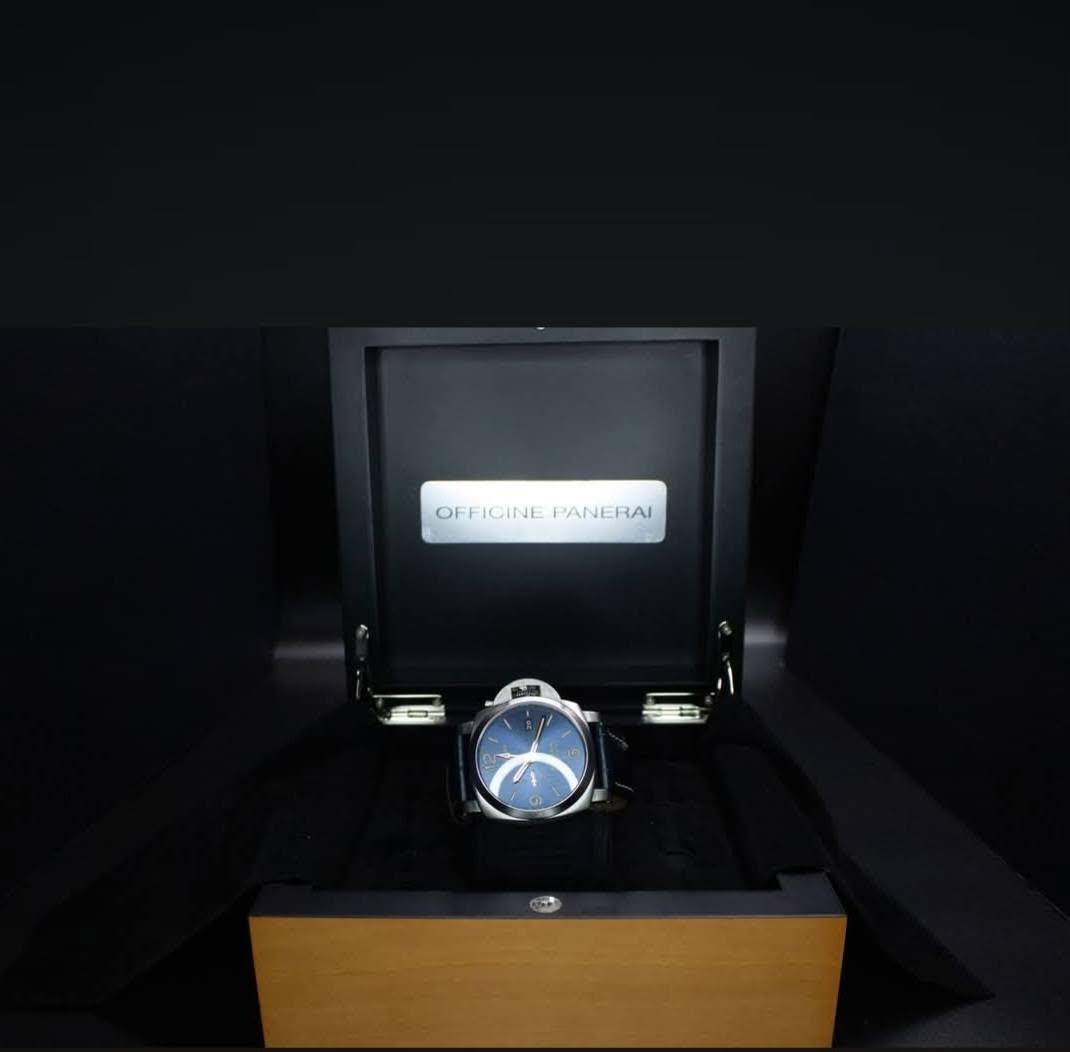 May be an image of digital watch and text that says 'OFFICINE OFFICINEPANERAI PANERAI'
