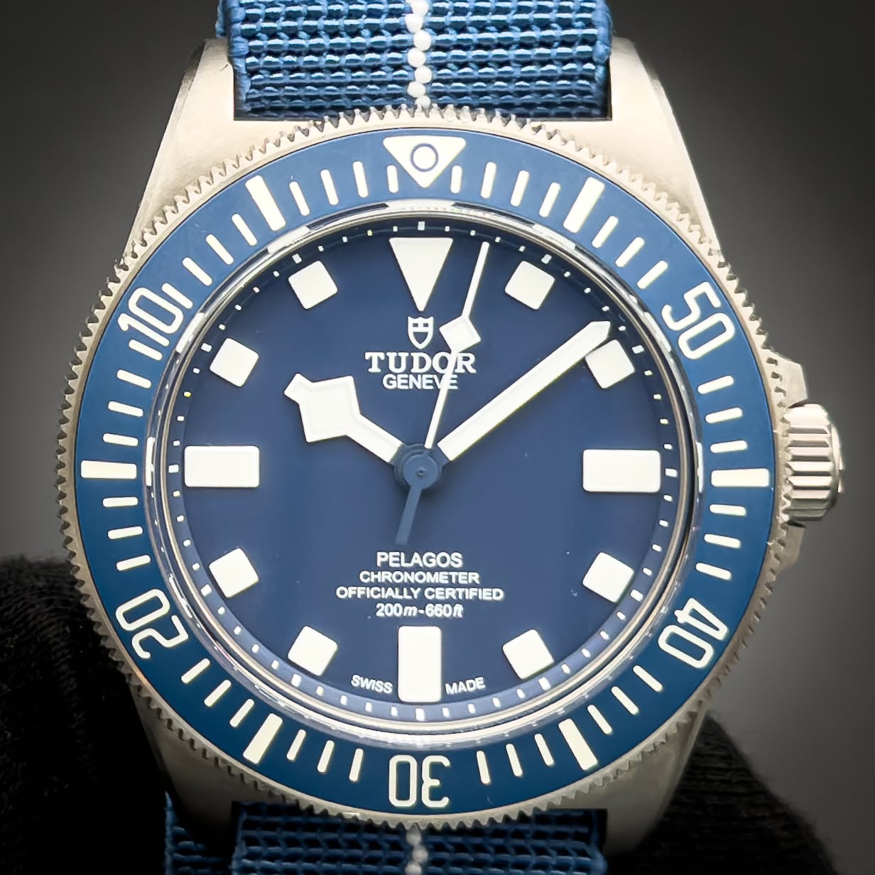 May be an image of wrist watch and text that says '10 円 TUDOR GENEV 50 PELAGOS CHRONOMETER TER ETE OFFICIALLY OFFICIALLYCERTIFIED CERTIFIED 200m-660f 660ft 200m- 20 SWISS MADE 40…