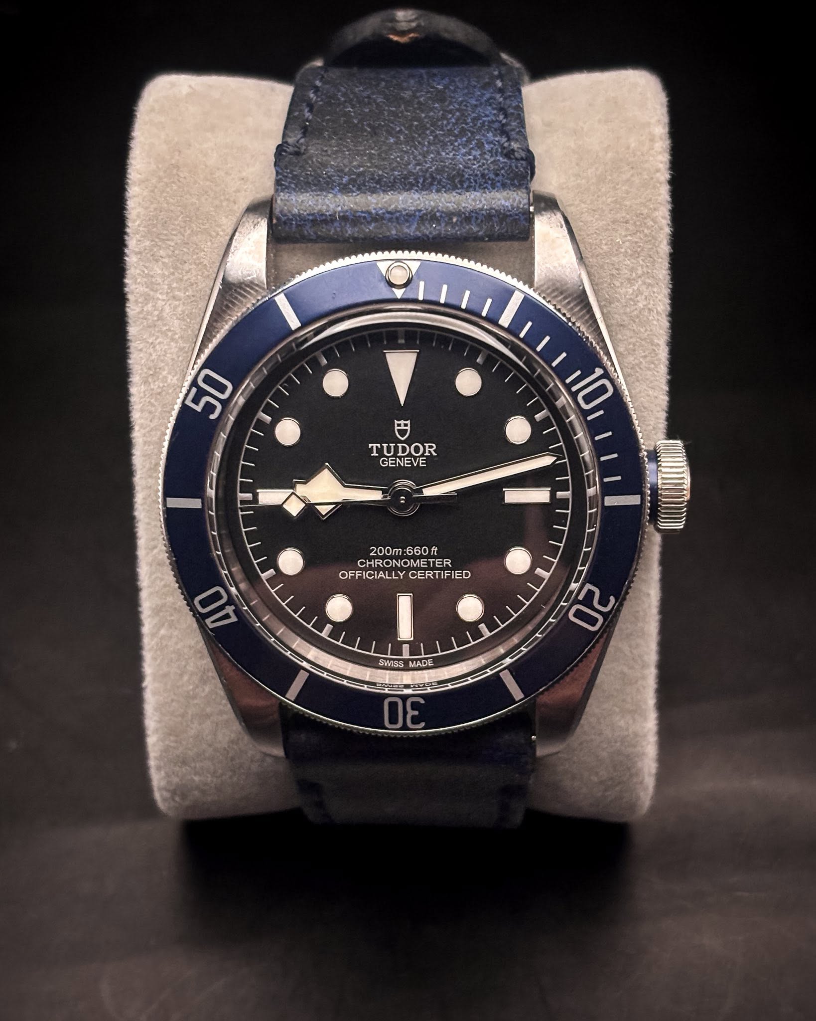 May be an image of wrist watch and text that says '50 “ TUDOR GENEVE TUDOR 10 200m 660食 f 660 CHRONO CHF OMETE OFFICIALLYCERTIFIED A ER OFFICIALLY CERTIF ED AO M8ま MGS 원 MADE ンン 吉…
