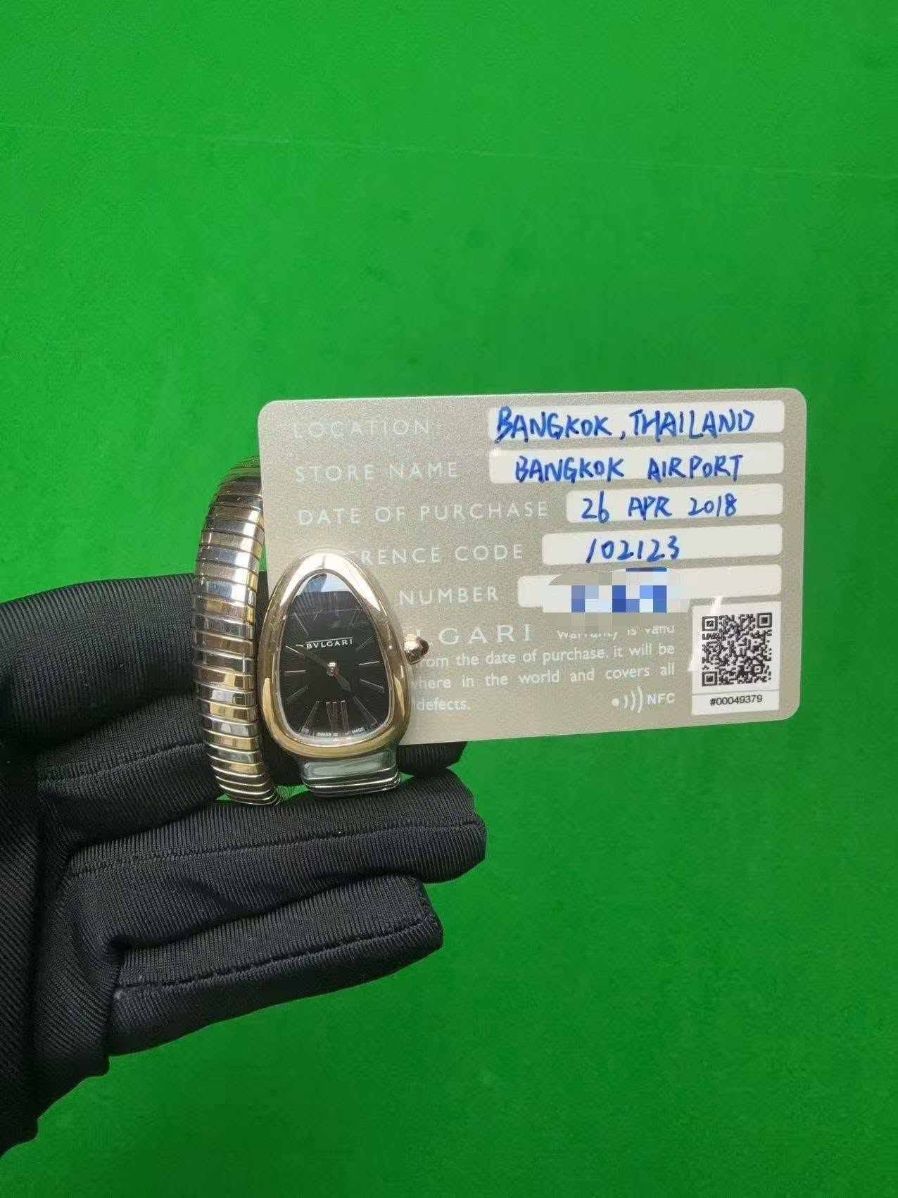 May be an image of digital watch, ticket stub, ring and text that says 'OCATION কत। BANGKOK THAILAND STORE NAME BANGKOK AIRPORT DATE OF PURCHASE 26 APR 2018 RENCE CODE /02123…