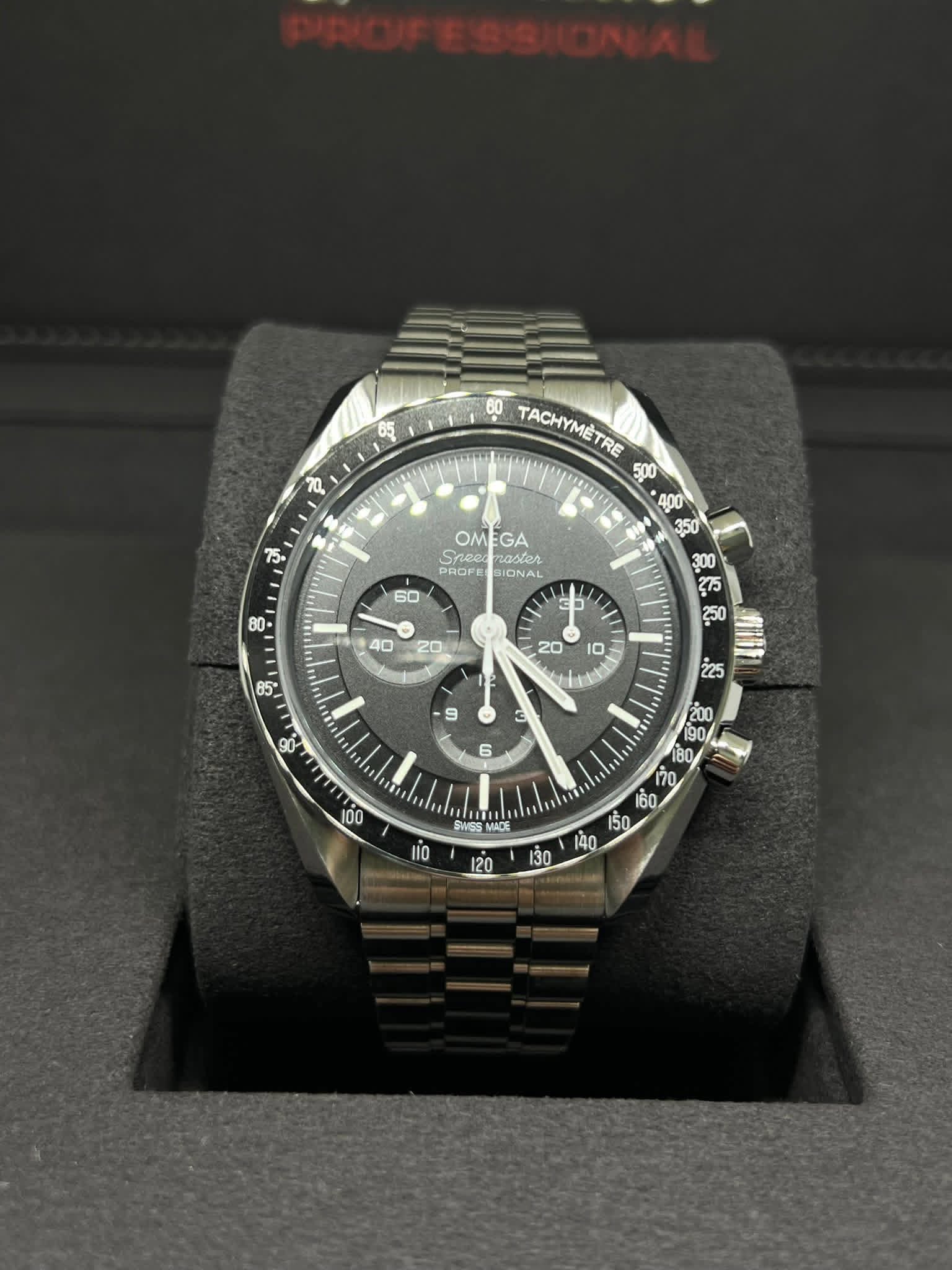 May be an image of wrist watch and text that says '6S रੇ 80 TACHYMETRE TRE 500 ApU ااه ਹੇ, OMEGA OM GA ভনমর PROFE Sneadmacien adier BIONAL 万 ဖြိ့ / B0y 0 SWSS MADE la 130'