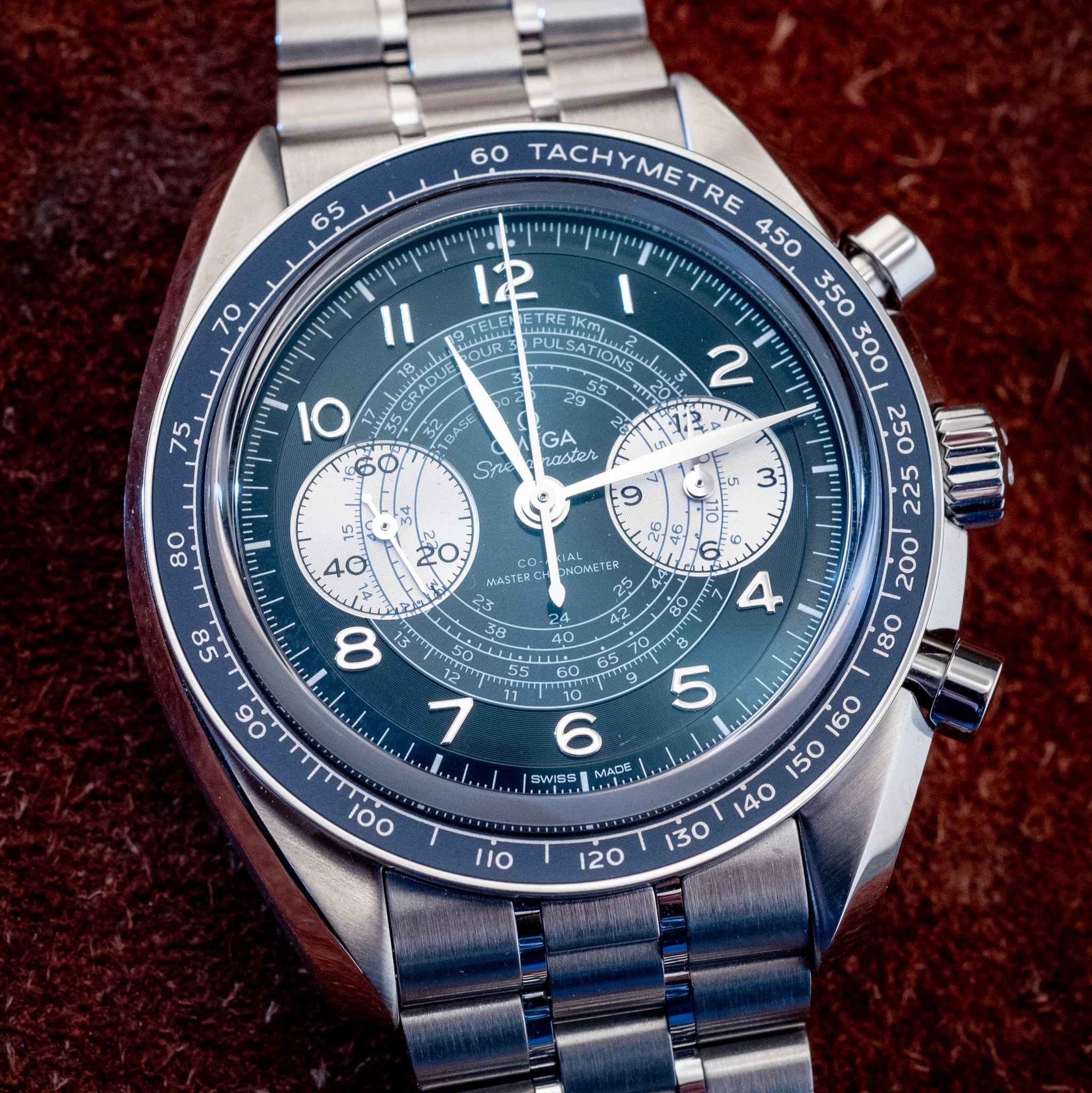 May be an image of wrist watch and text that says '65 70 11 TELE ETRE 1Km OUR PULSATIONS IOASE RADUE 75 10 60 TACHYMETRE TACHY 22s oo 200 180 ባ GA e Srie 80 السد 40 S Eun 3 T 如…