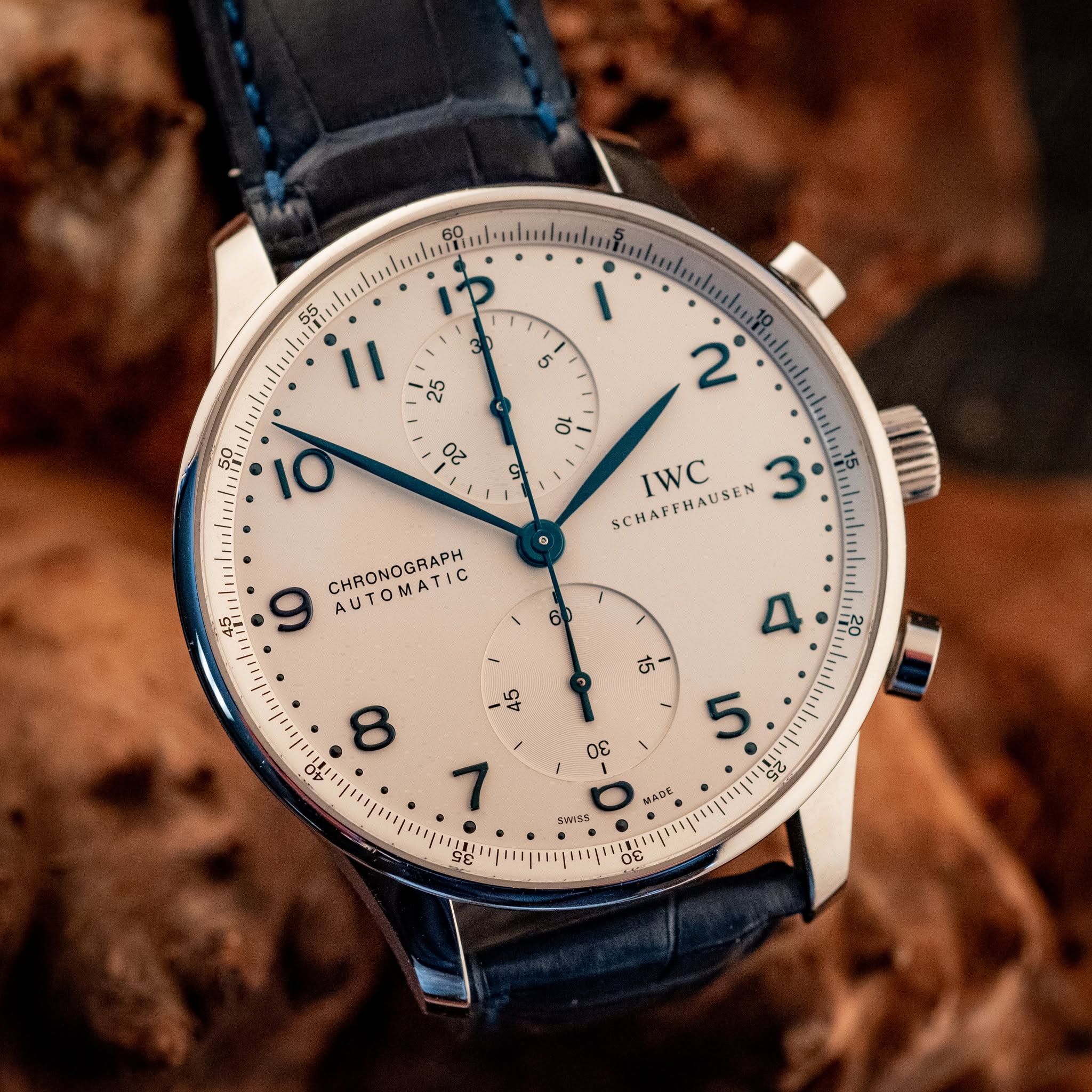 May be an image of wrist watch and text that says '60 30 5 る 22 በ C د lecioede CHRONOGRAPH AUTOMATIC A5 9 ဗ SCHAFFHAUSEN 3 IWC 4 ា 45 8 O0 Oε 5 =2 Q2 mA6Σ. SWES 7 E81g11:15 ደቅ…