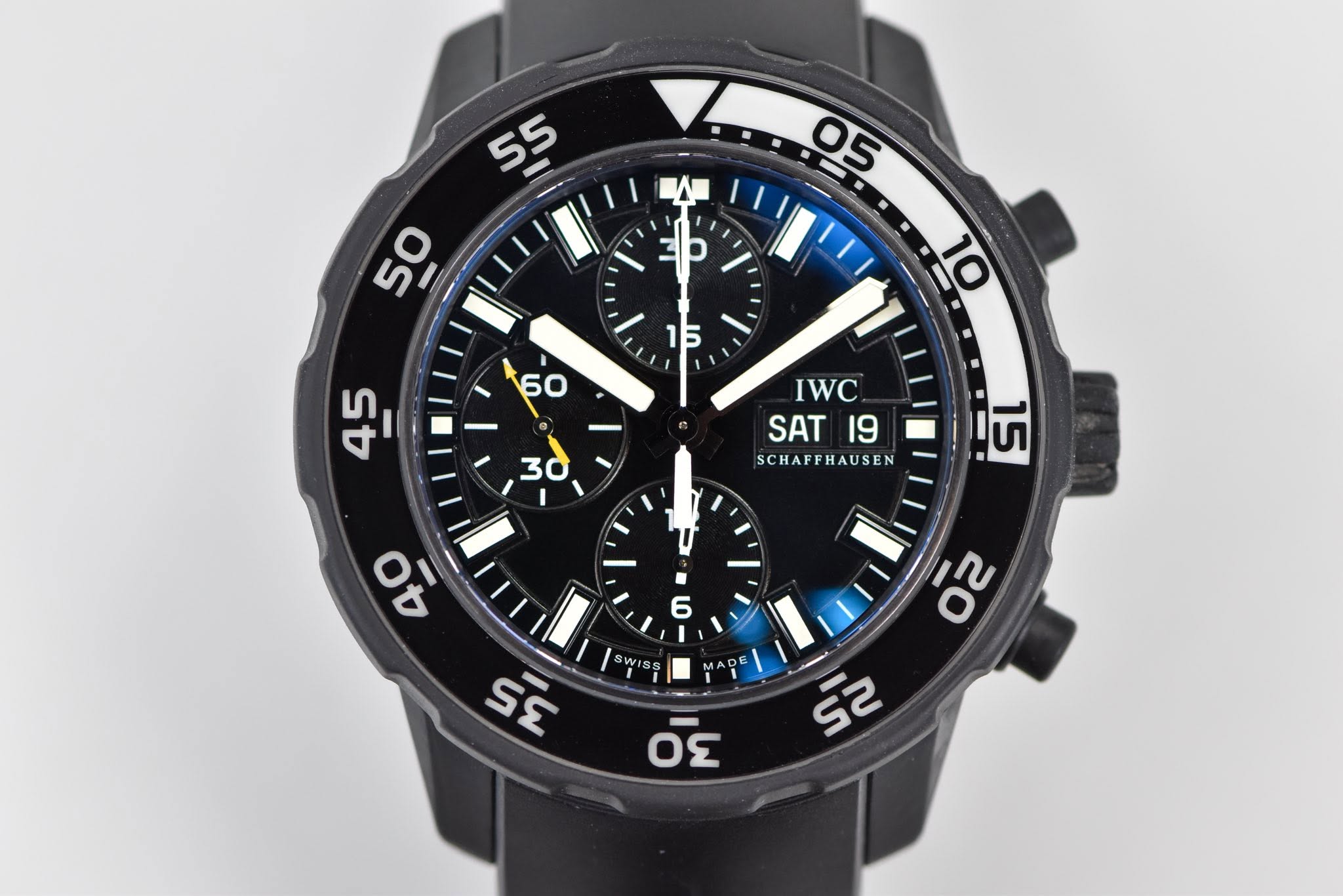 May be an image of digital watch and text that says '55 05 50 b' S 45 30 IWC SAT 19 SCHAFFHAUSEN 우 = ITIL SE '
