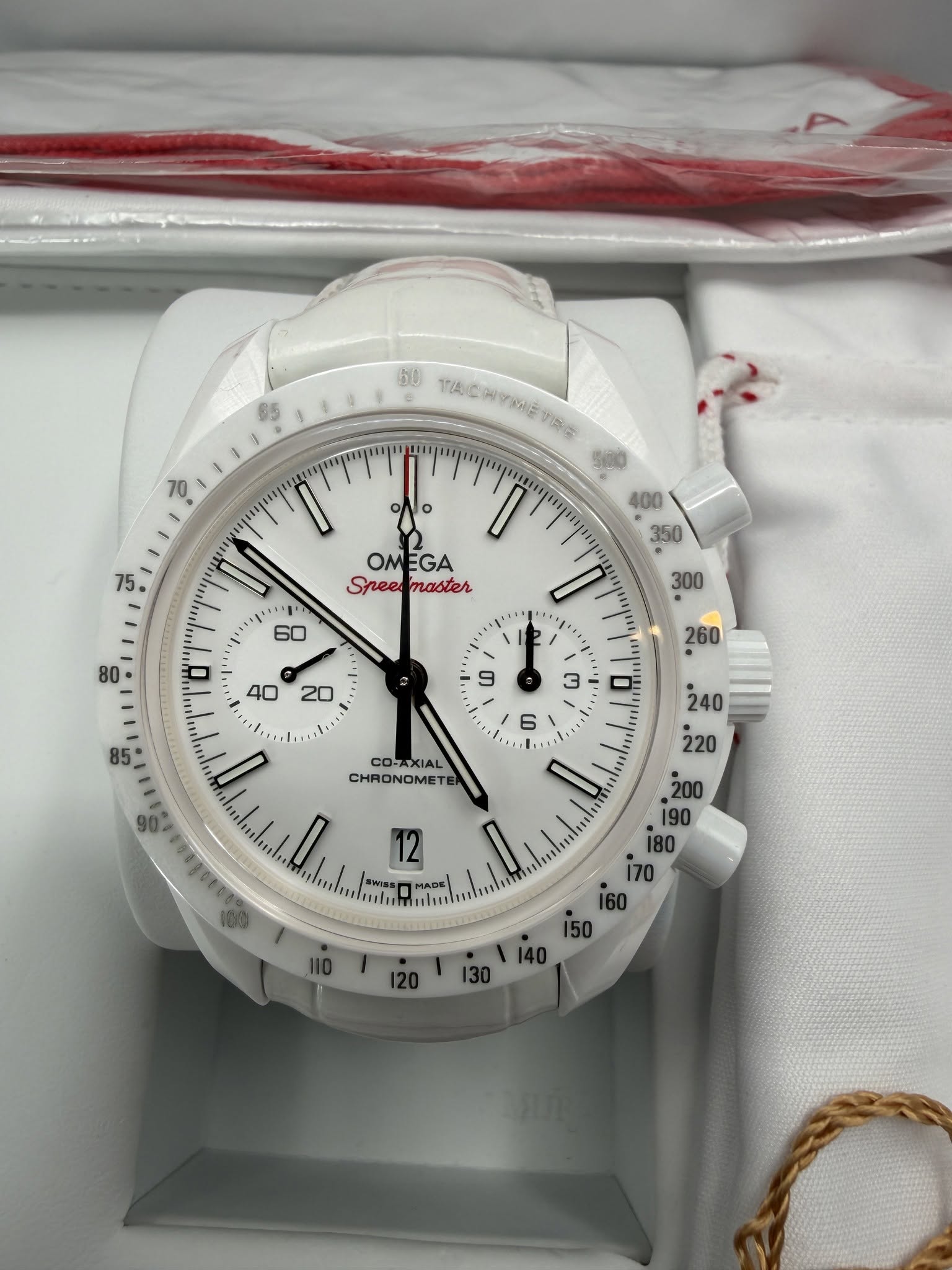 May be an image of wrist watch and text that says '05 5i TACЖOAETRb TANC หห 海你 0的 70 o # OM OMEGA EGA Spees Speesmaster naster s6s ٠ ا ١ ١ L 6 CO-AXIAL CHADNOMET I MADE 80…