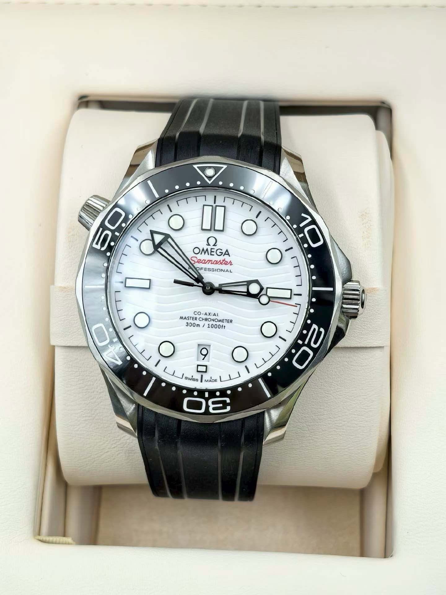 May be an image of wrist watch and text that says '50 ن AO 0 o II O 5 A 10 OMEGA Seamaster FESDICNAL O للله .0/10 ETER MASTER HONOMETE T D-AXAL 300m 1000ft ب O O y 0 20 2 0 ന...…
