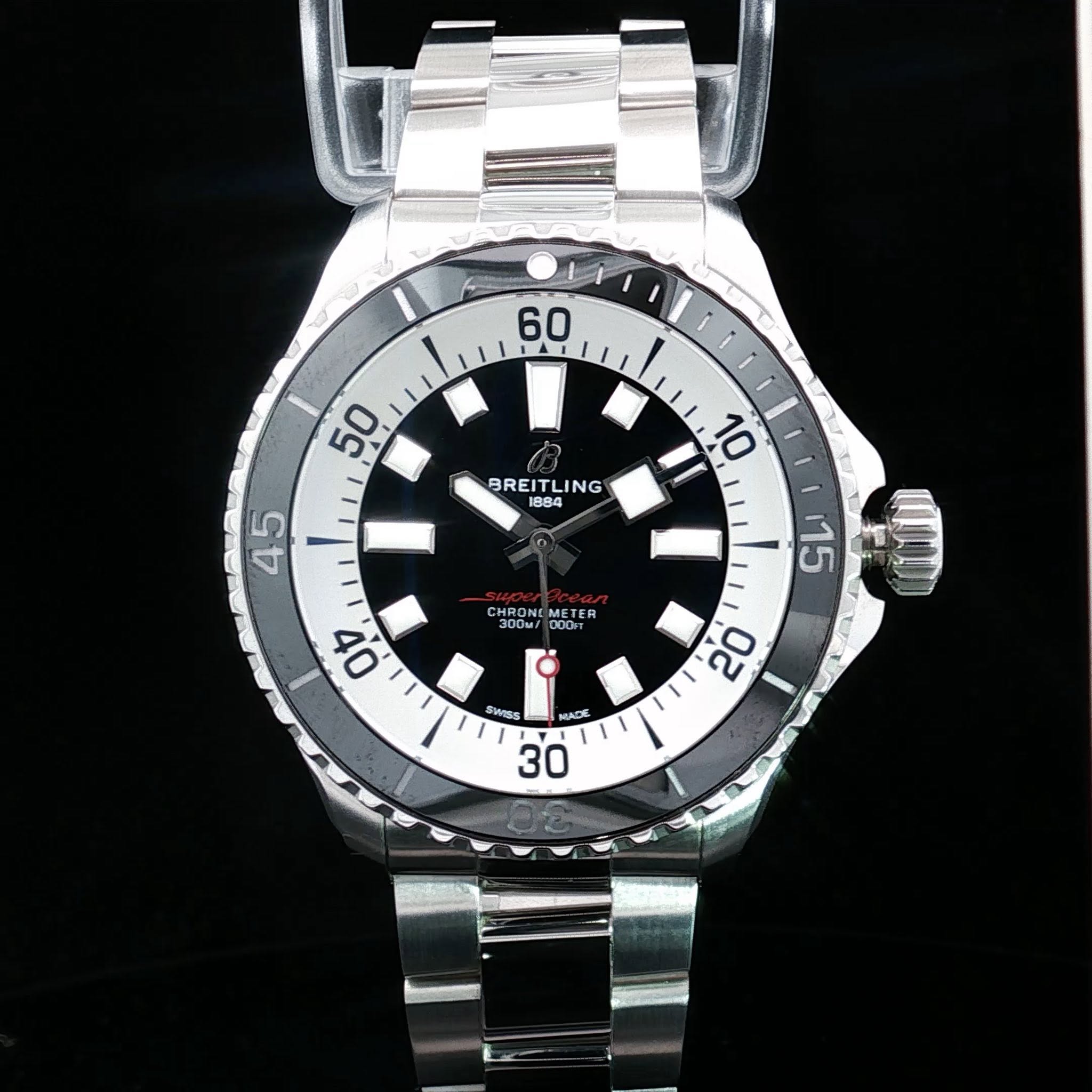 May be an image of wrist watch and text that says '60 i 50 BREITLING LING CHRON! METER 300m J0 300M 000 DOOIT 15 00 20 SWDd CAESS SWIss MADE MADE さ 0'