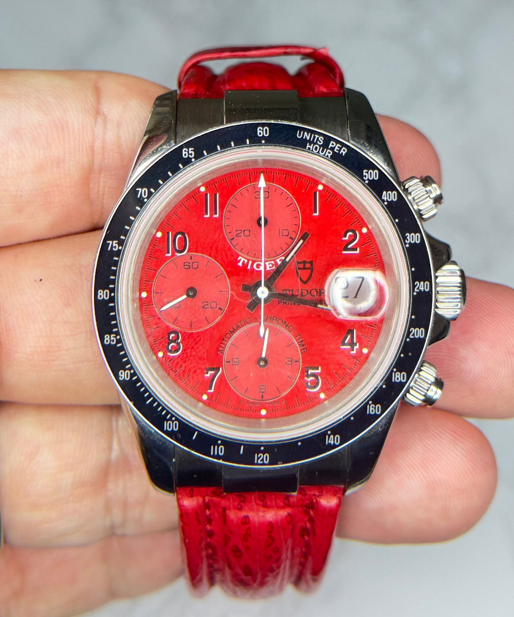 May be an image of wrist watch and text that says 'PARI 60 Me 65 UNITS HOUR PER از JO 60 B TICE 300 2 20 MUDOF O 200 4 5 E0 '
