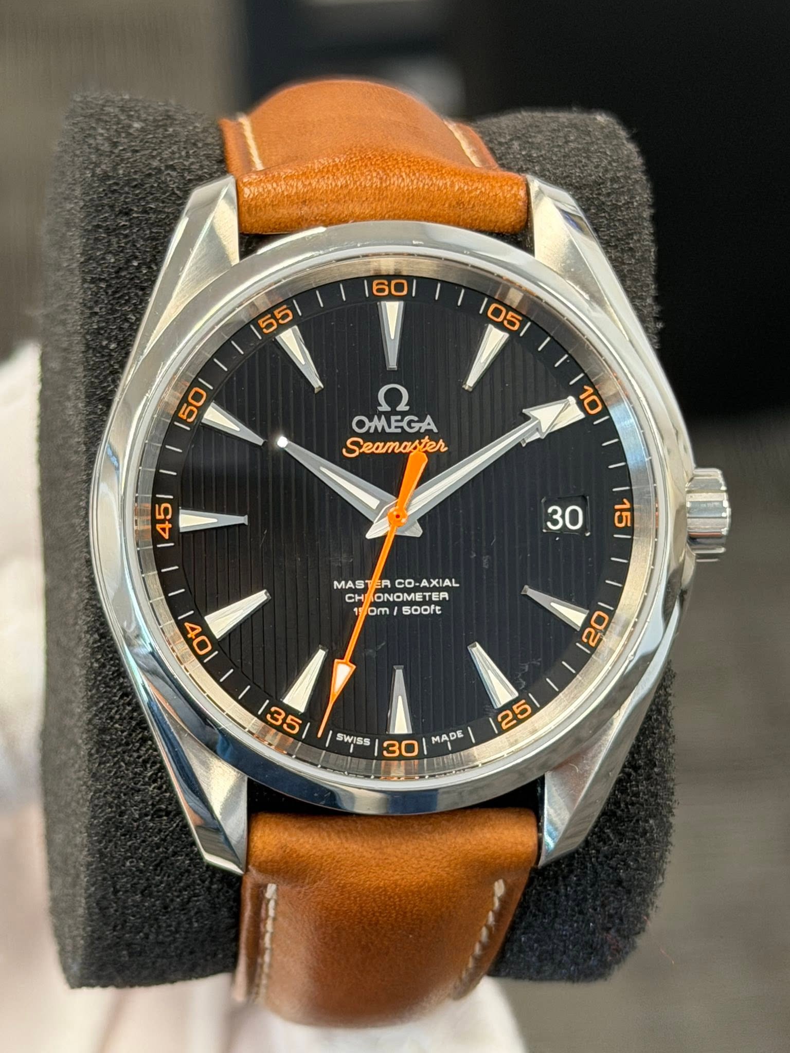 May be an image of wrist watch and text that says ' Ω OMEGA Seamaster 10 有 45 吉 5 30 15 MAS MASTERCO-AXIAL CHIONOMETER CH ONOMETER CO-AXIAL Co AXIAL om sooft 144 201 /35 မ် ២ា…