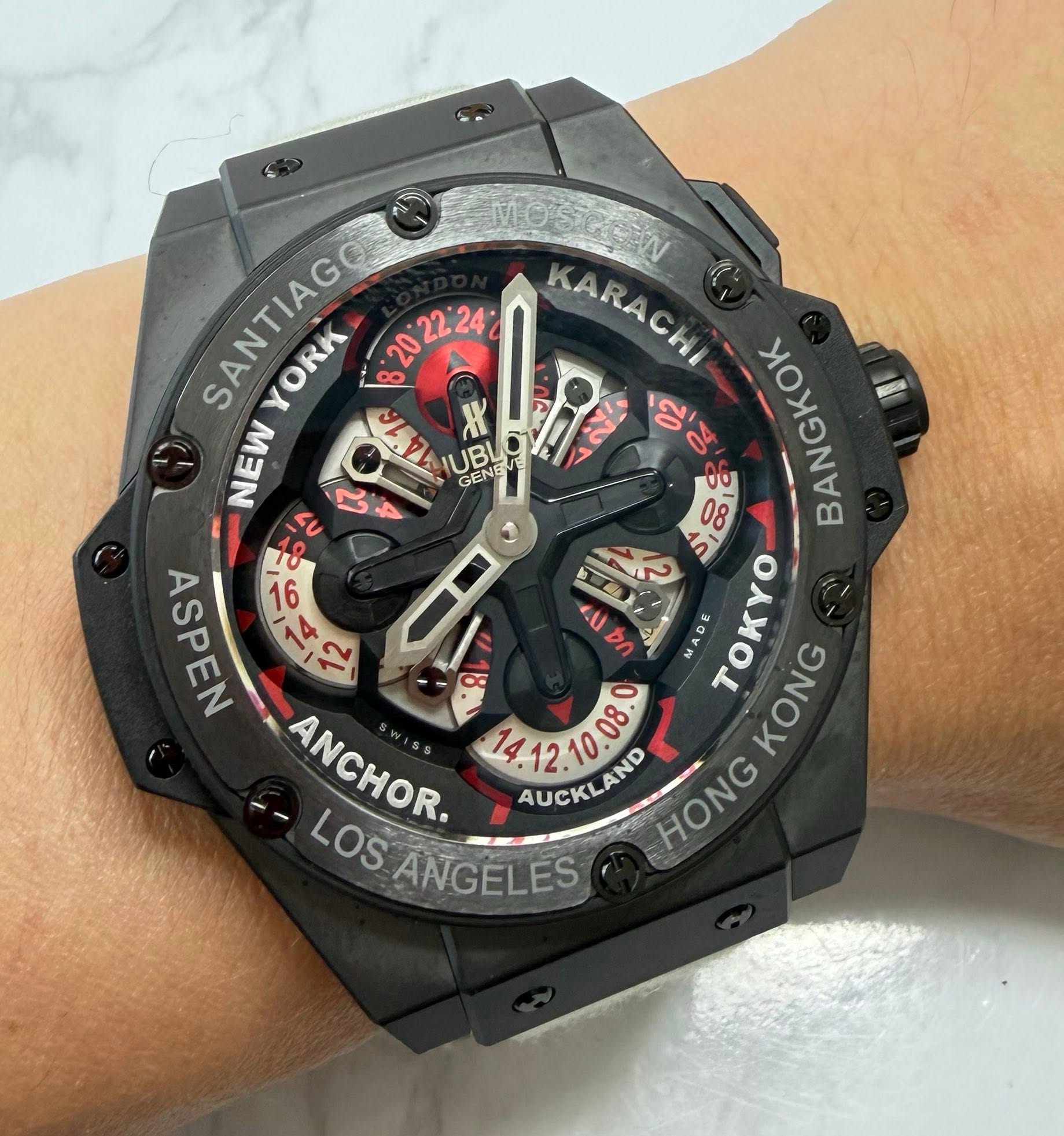 May be an image of wrist watch and text that says 'MOSIGEW YORK SANTIAGO 8202224 KARACHI يا NEW 光 UBL 12'2 GENE NEI 00 = S 18 08 ထ BANGKOK ASPEN るは 140 16 สบ CU MADE TY KONG…