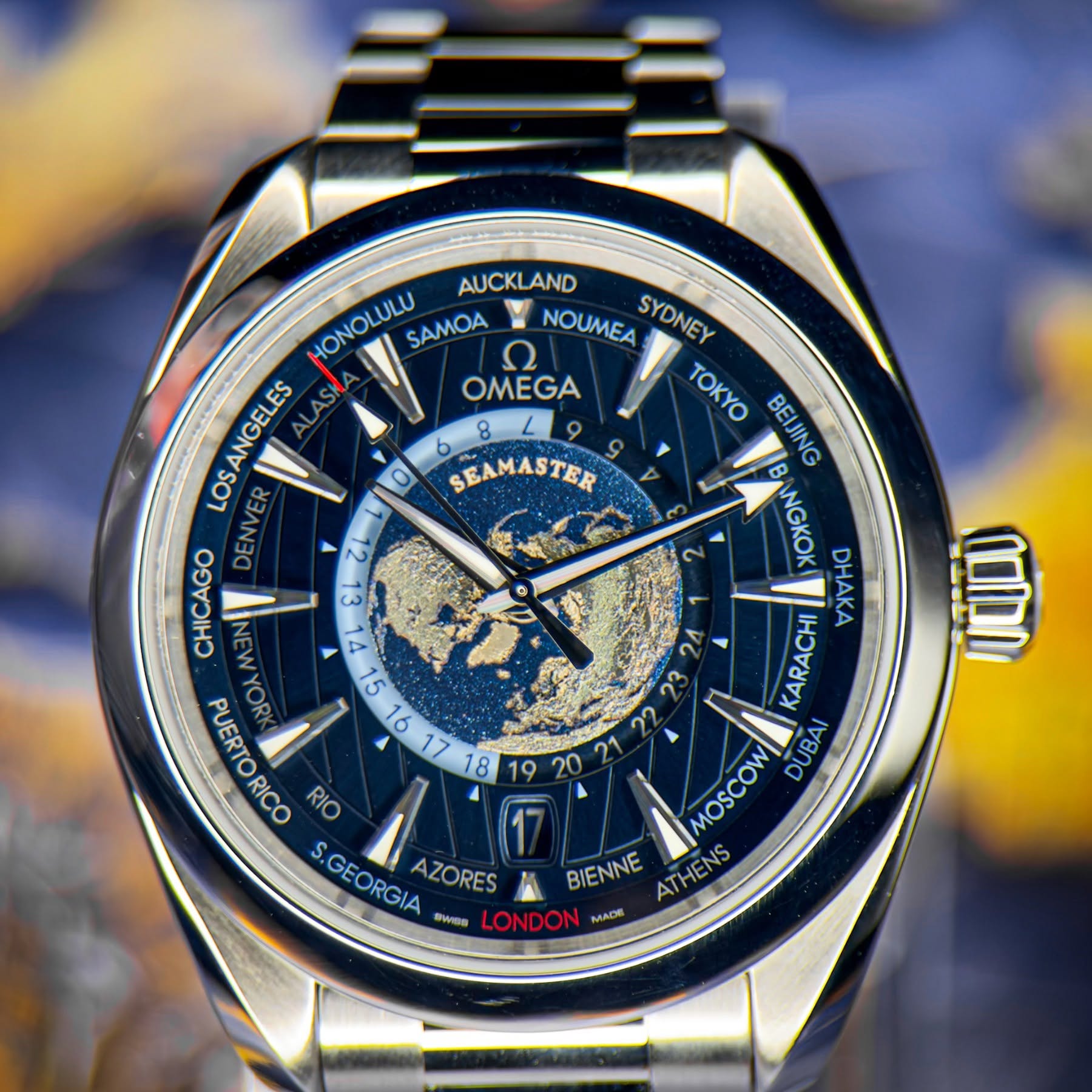 May be an image of wrist watch and text that says '0 2 ει AUCKLAND IONOLULU SAMOA NOUMEA SYDNEY Ω ANGELES OMEGA L τOκΥο 8 BEIJING LOS DENVER SEAMASTER NGKO CHICAGO DAAKA YOLME…
