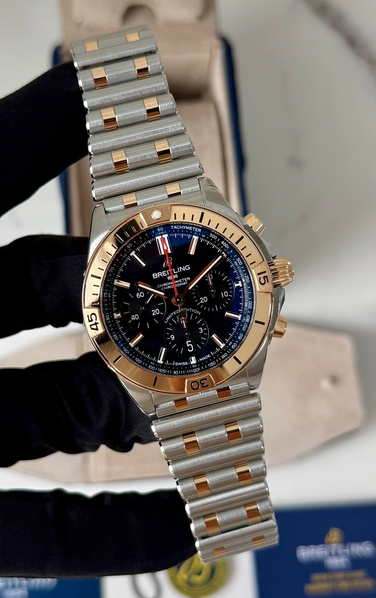 May be an image of wrist watch and text that says 'METE TER 500 40 TI BREI LING METE 60 T O I Fswns 重 RAGILHRI'