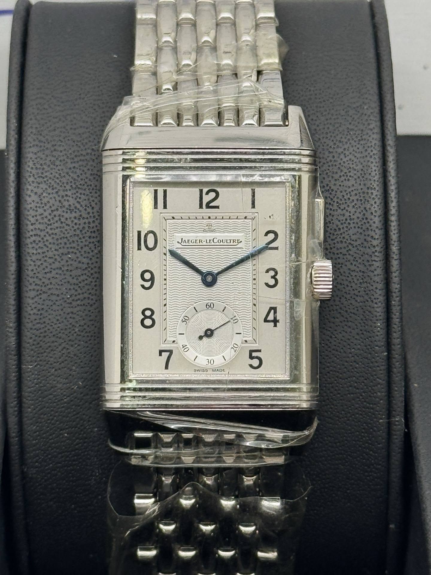May be an image of digital watch and text that says 'Il 12 管 10 JAFGER-LECOULTRE JAFGER EGER-LECOULTRE So I 7 수 4 20 a 5 30 สพคเลษ MADE'