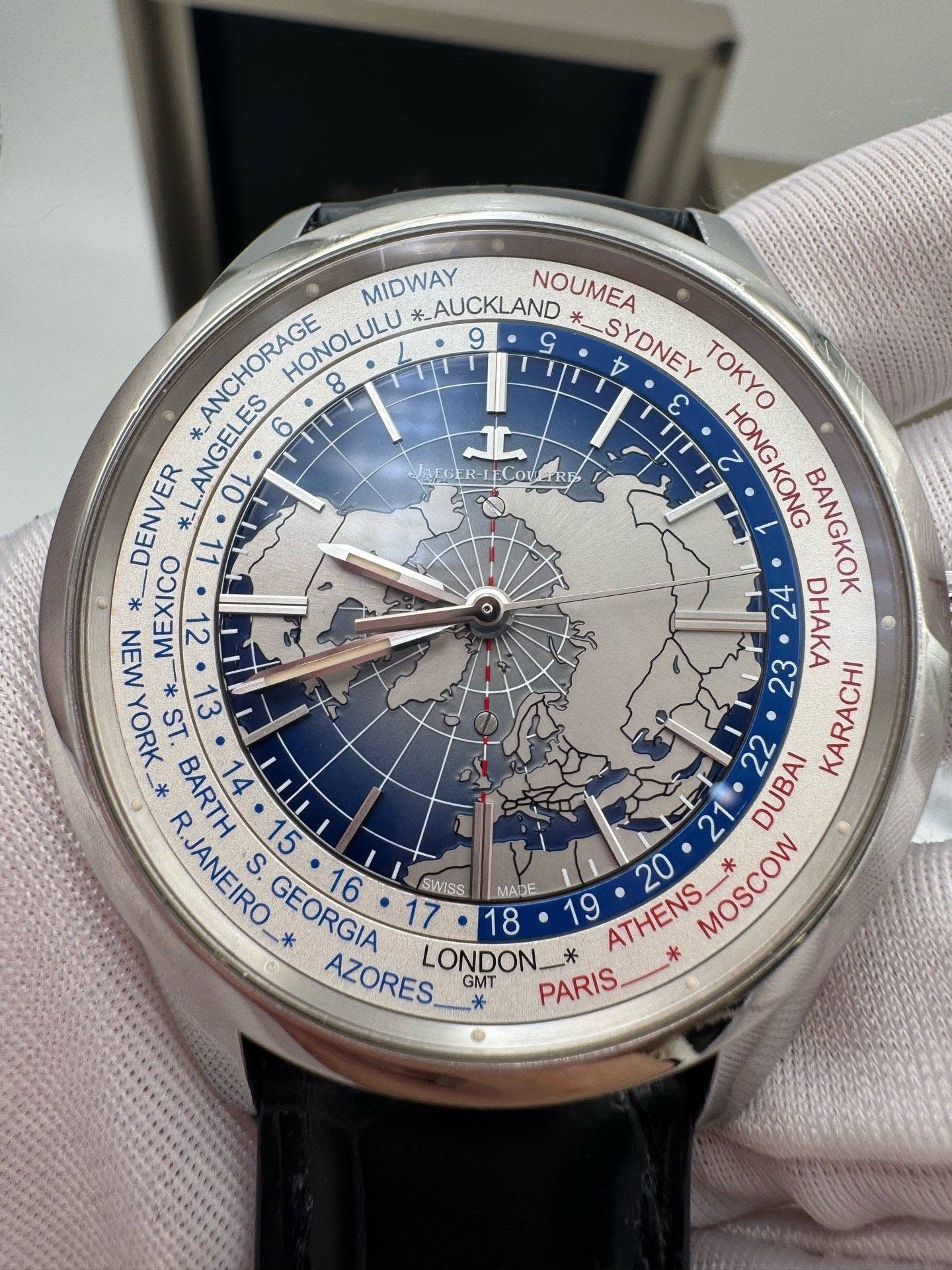 May be an image of wrist watch and text that says 'LAFGER-IFCOVATRES ER-LFCOUATRE MIDWAY AUCKLAND *SYDNEY 4 NOUMEA ANCHORAGE ANGELES ES 6 HONOLULU * 9 5 8 3 TOKYO DENVER 2 HONGK…