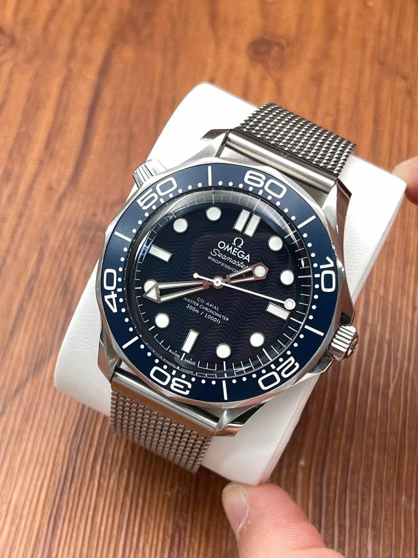 May be an image of wrist watch and text that says 'ن • II PROFESSIC Sea ROFE Seamaste OMEGA OMEGA αΛи නடத rлф OHE 300m ASTER 200 ASTERGAXSA -AXIAL u 1000r 1000f PONOMETE ER 10…
