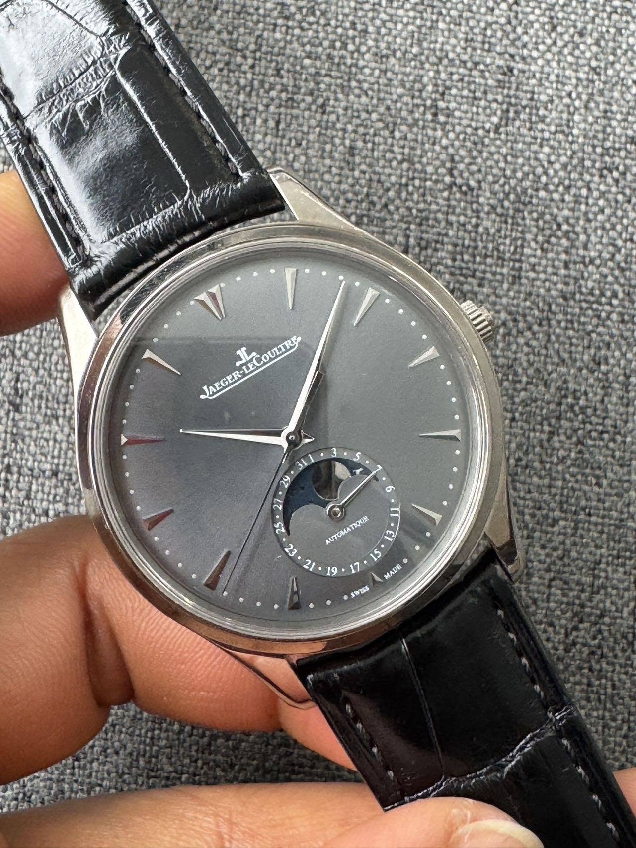 May be an image of wrist watch and text that says 'OULTRE AEGER- JL LEC τ မ TOmAT : ADE SWISS'