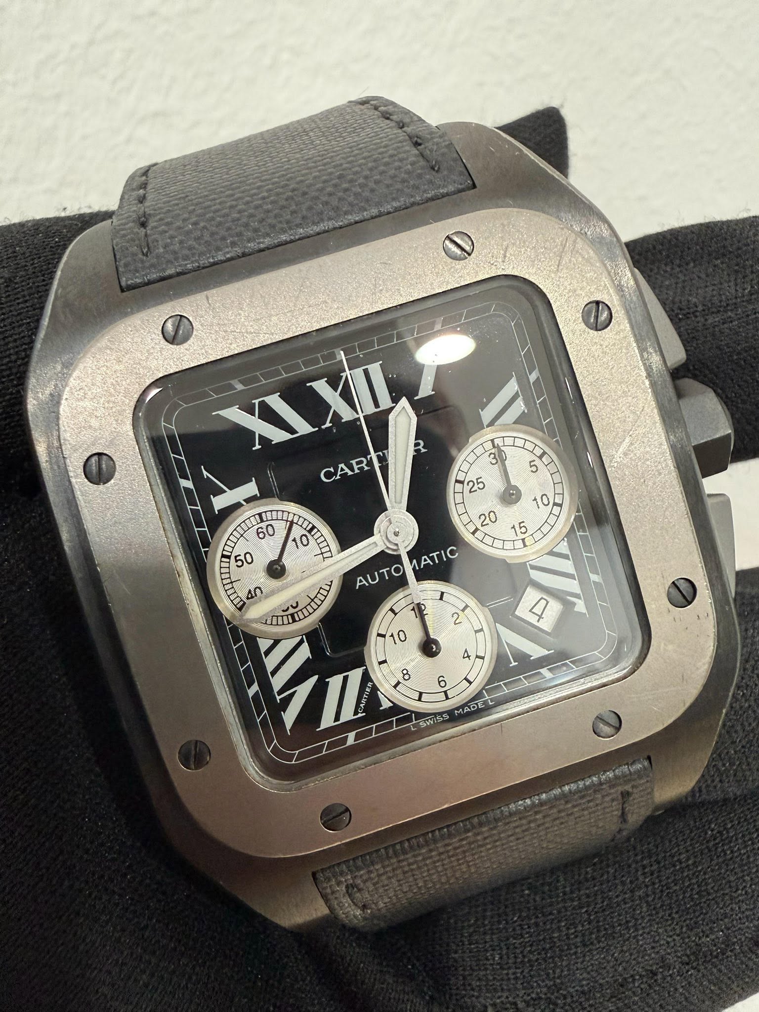May be an image of wrist watch and text that says 'XIXIP CARTI R CAR' 3 5 25 E πτ ATIC AUTO 40 RTT V 10 15 肌 2 10 4 A 8 6'