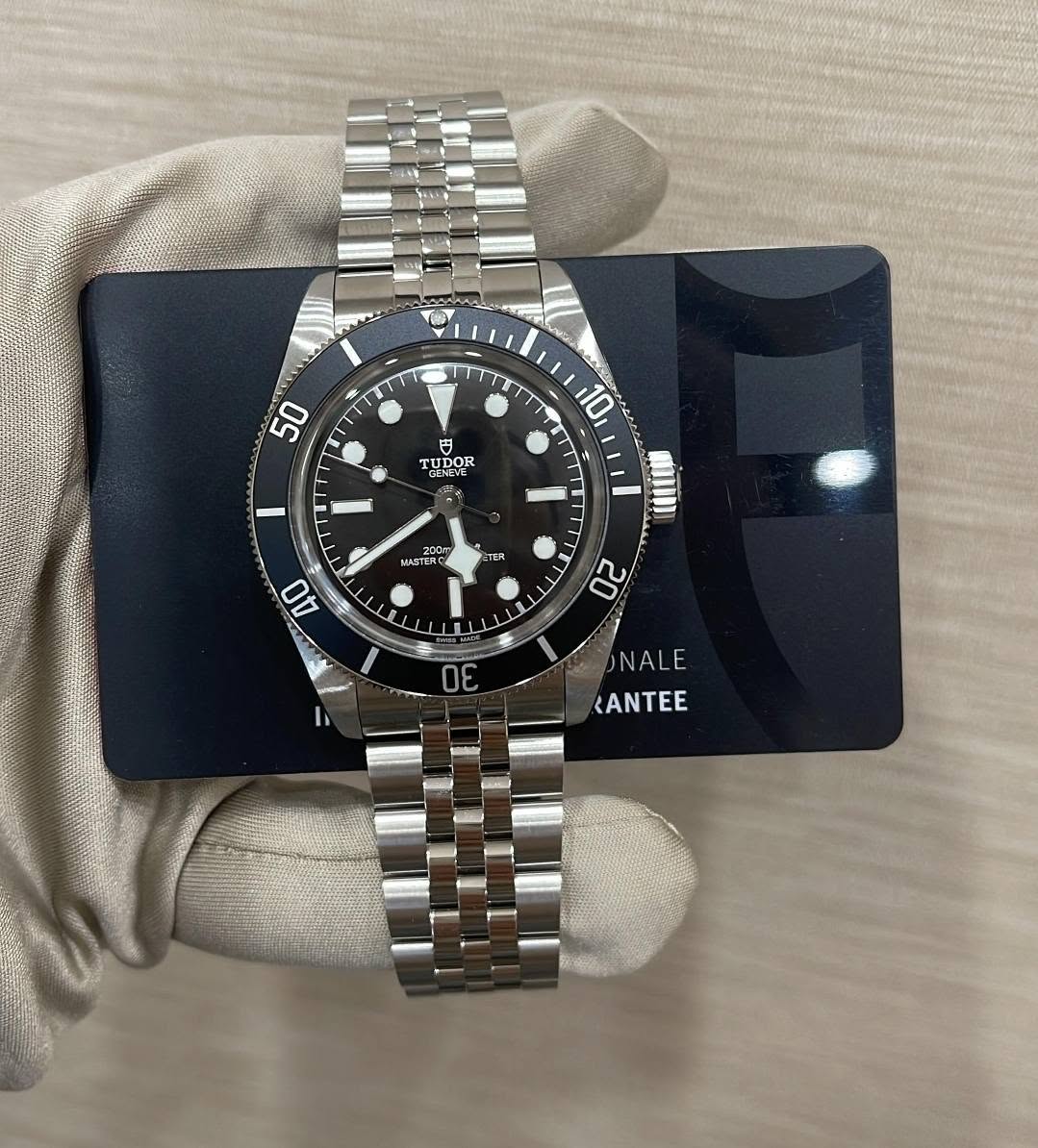 May be an image of wrist watch and text that says '50 10 ه TUDOR 6PAHT ASTER 200 LTER 40 20 σE NALE E <ANTEE'
