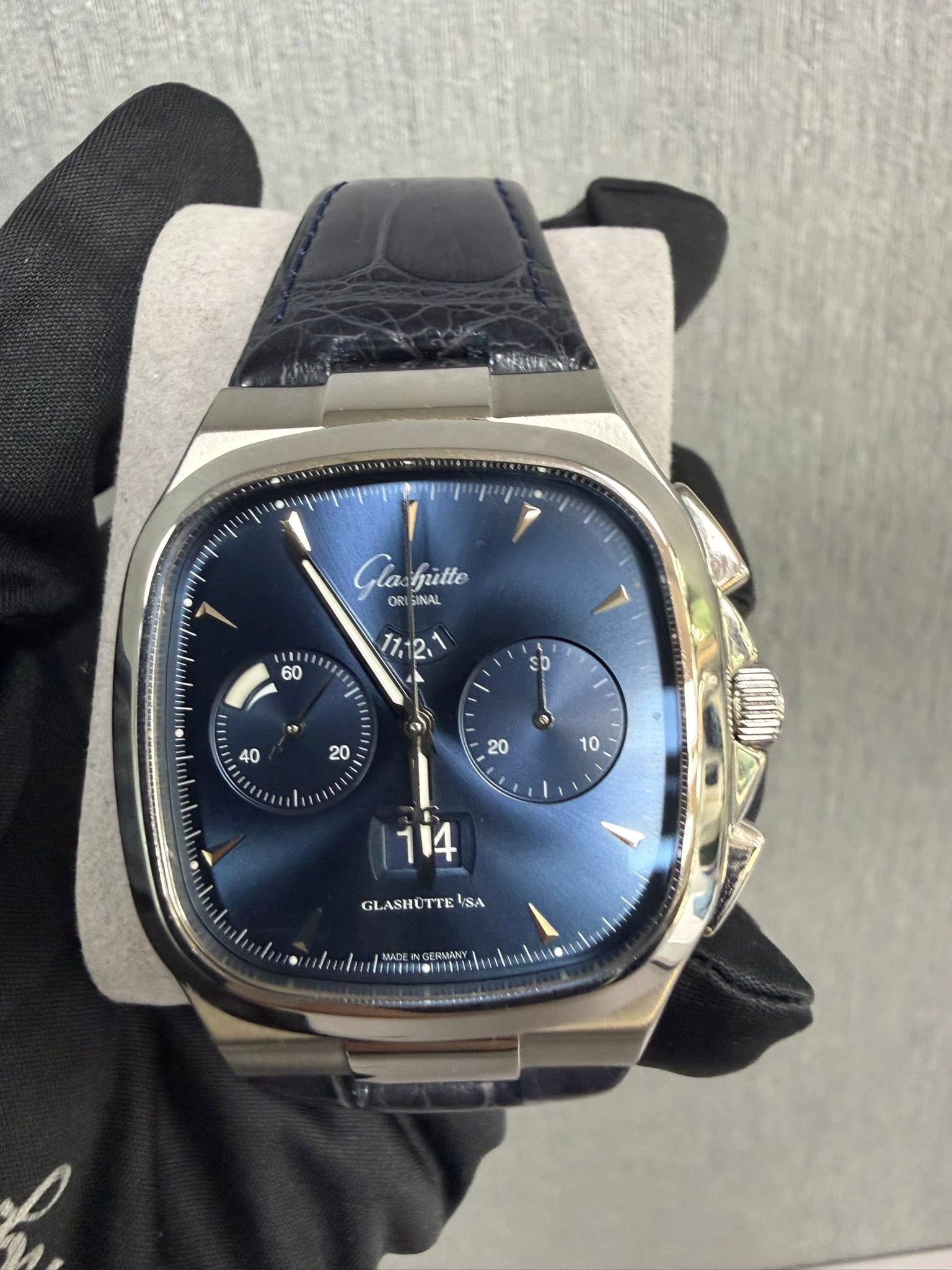 May be an image of wrist watch and text that says '7 Glaslutte Glas hutte ORISINA OR SINAL 17.12.1 " 60 SD e 40 20 a GLASHOTTE!SA GLASHO TE'SA SA'