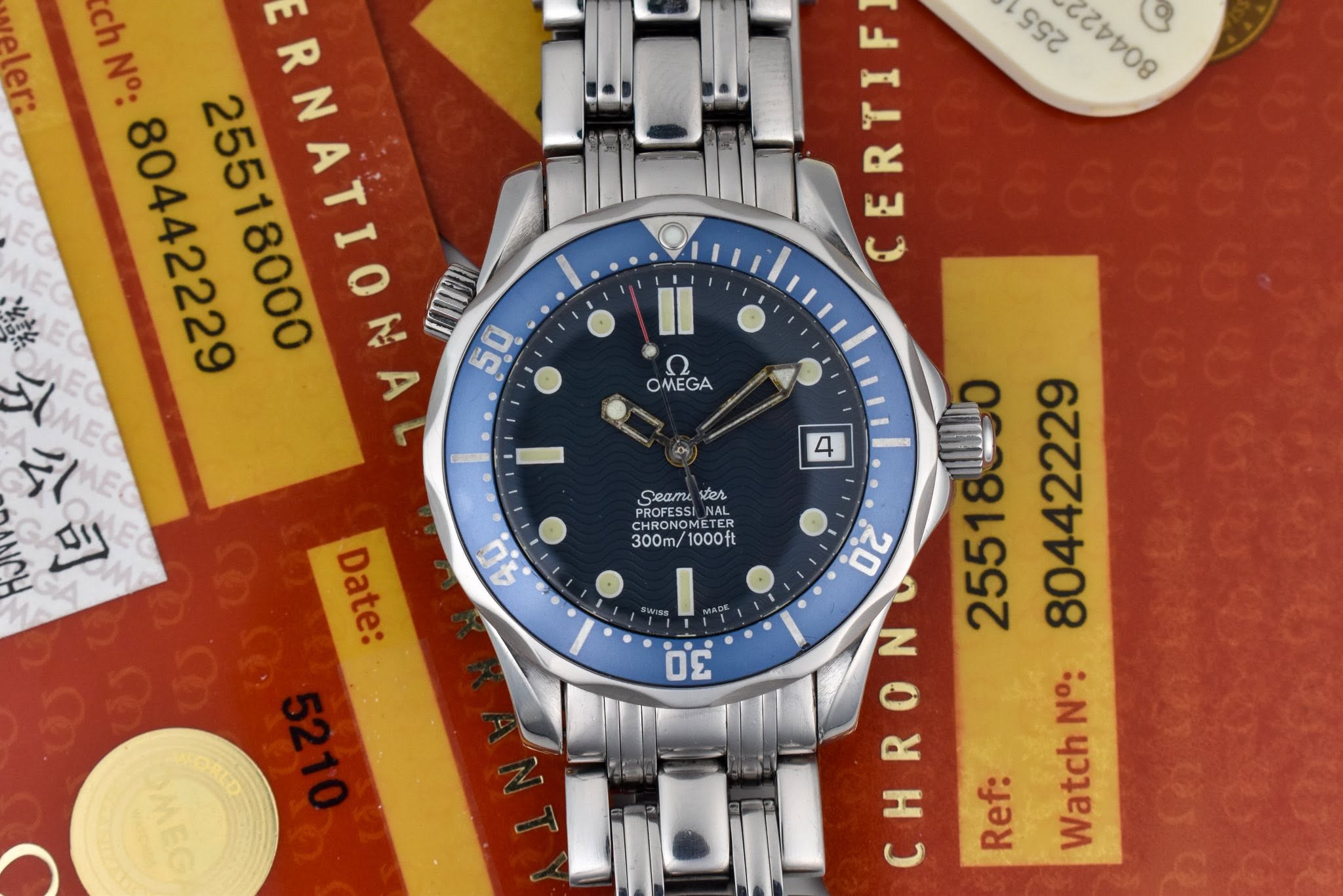 May be an image of wrist watch and text that says '255 CeProO 224108 weler: ch chN: er: 80442229 RNATIO S 25518000 食 A 50 まィ 山 II OMEGA 4 CEAT ses CHRONO CHRONOMETER ETER TER…