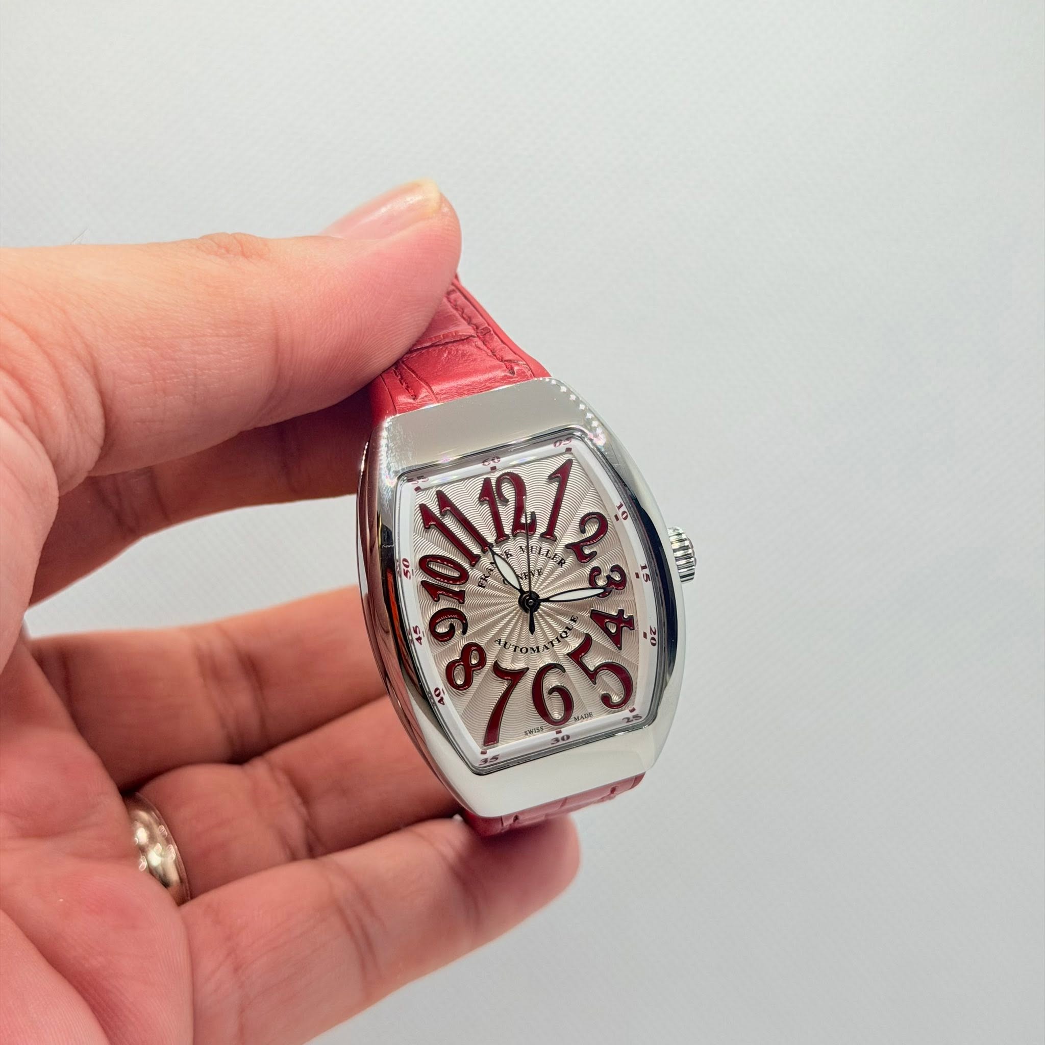 May be an image of digital watch and text that says '1121, E ॐ 8765 765'