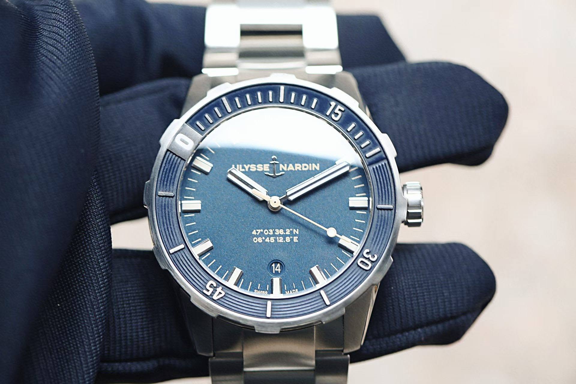 May be an image of wrist watch and text that says '0 15 AILYSSENARDIN ALYSSE NARDIN l 47' 47'03'36.2"N TL 06 06'45'12.8°E 45' 45 SMSS 14 3 30 አልጋ'