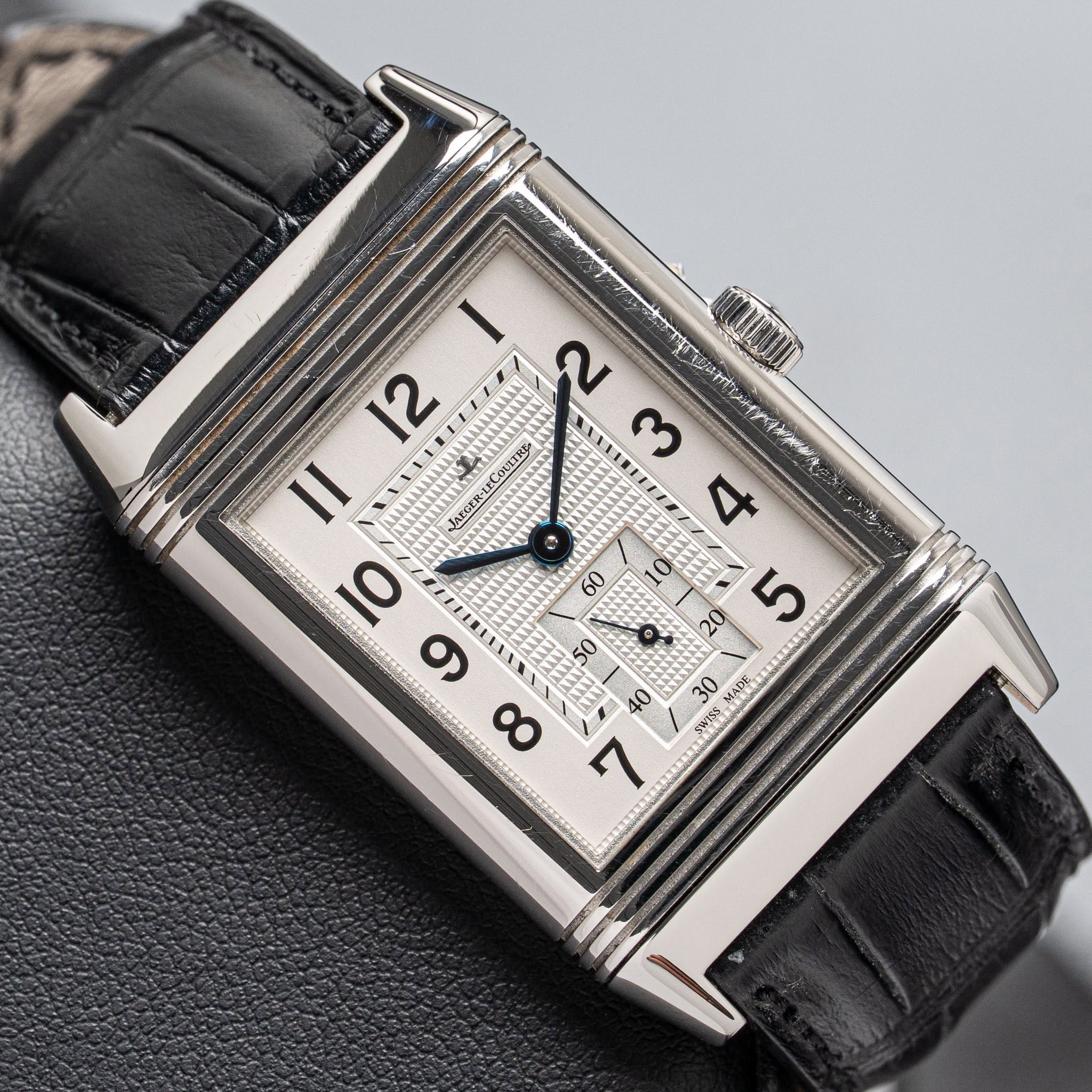 May be an image of wrist watch and text that says 'A代も 2 לחדד 3 nHy ンそンタ 4 20 س 60 12 II JAEGER 이 و TE 50 T 8 0 0 30 MADE SWISS'