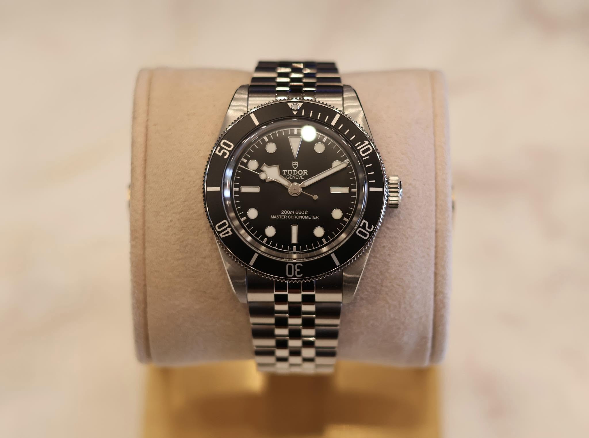 May be an image of wrist watch and text that says 'V 50 TUDOR EDOR 10 0 ASTERCHRONDVA 4O 20'