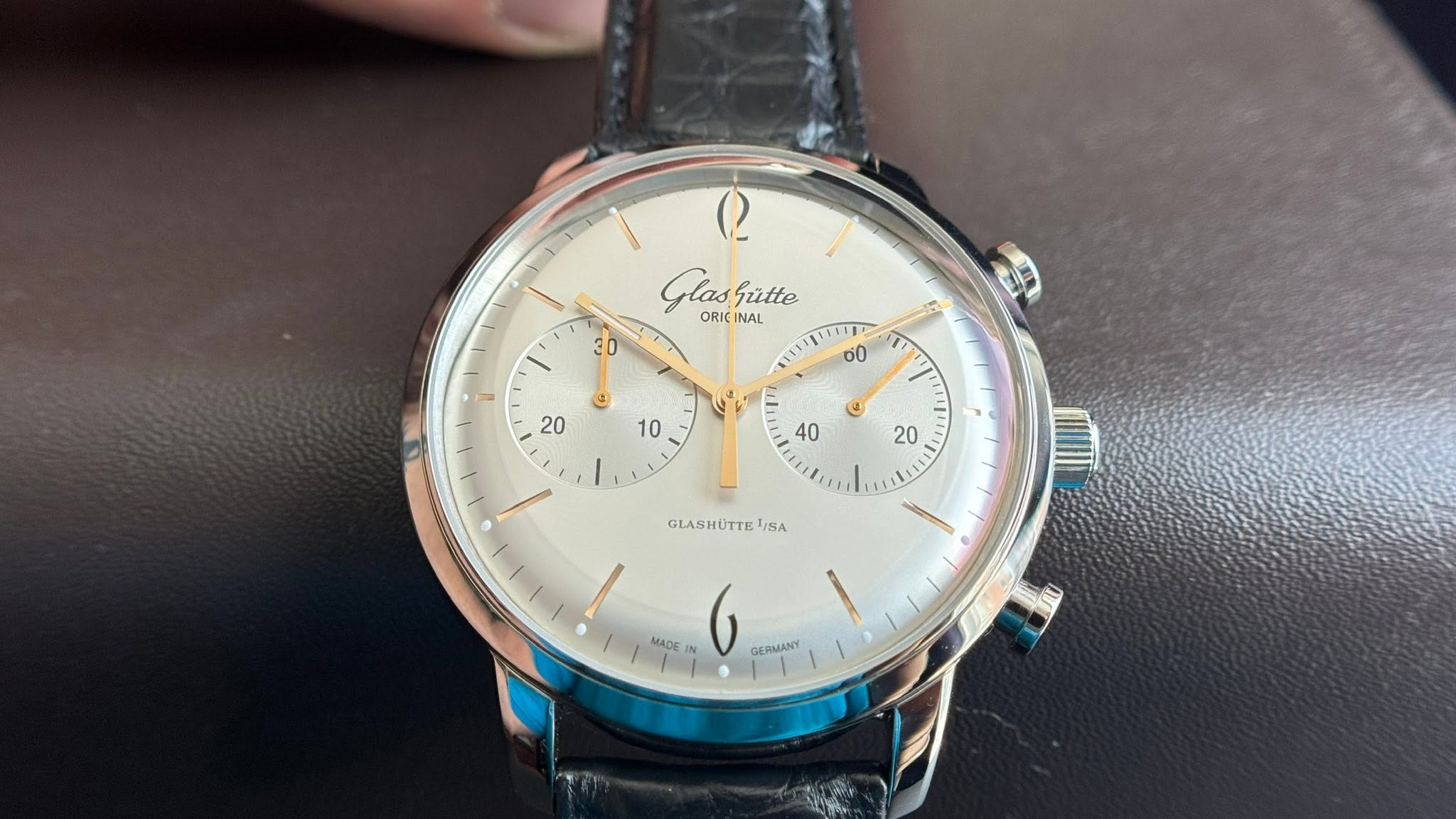 May be an image of wrist watch and text that says 'Glashütte bütte ORICINAL INAL 0 ၂ 0υ GLASHÜTTELISA SA MADE 6 GERMANY'