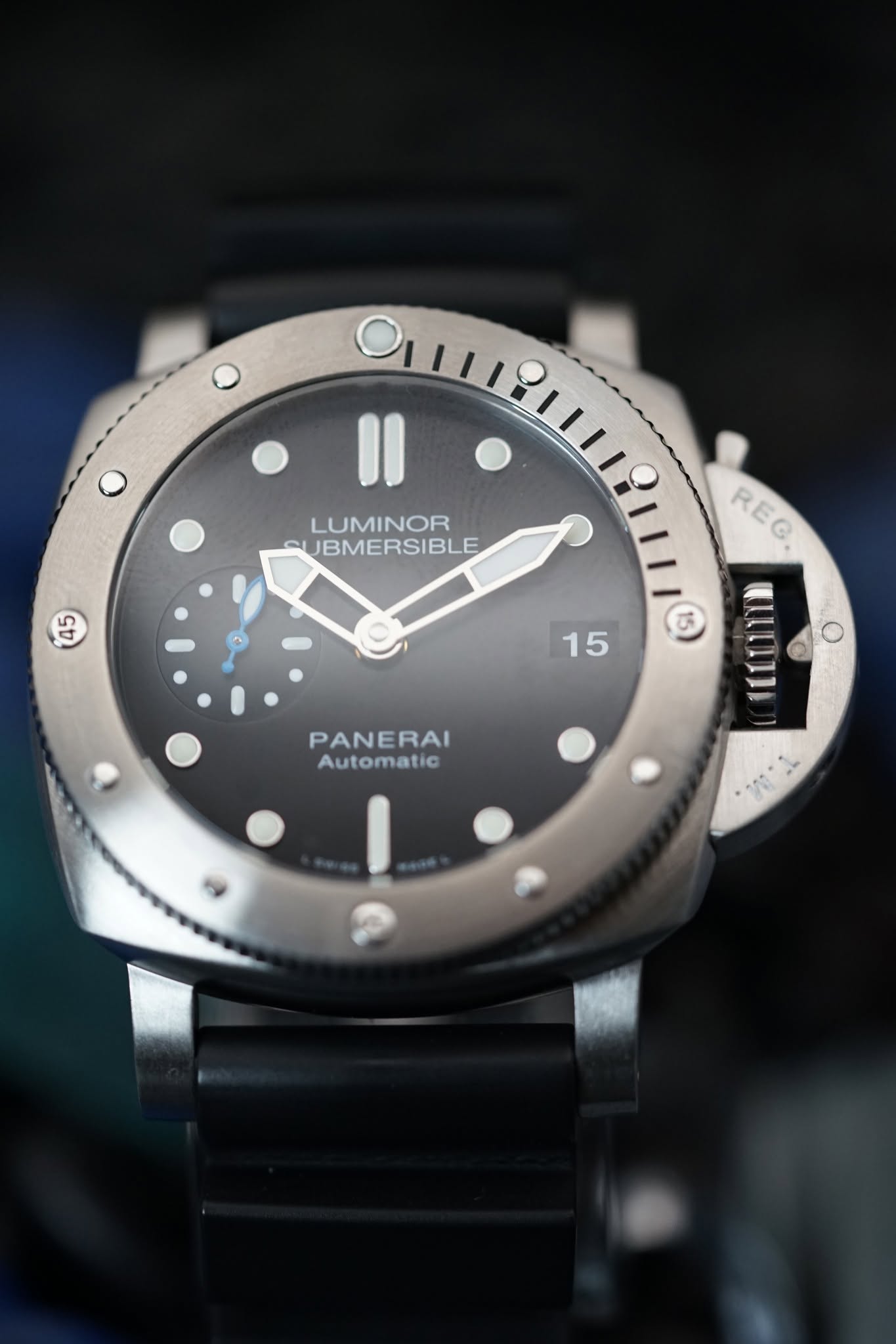 May be an image of wrist watch and text that says 'LUMINOR JBMERSIBLE 15 15 REG. REG I וגגםש PANERAI Automatic'