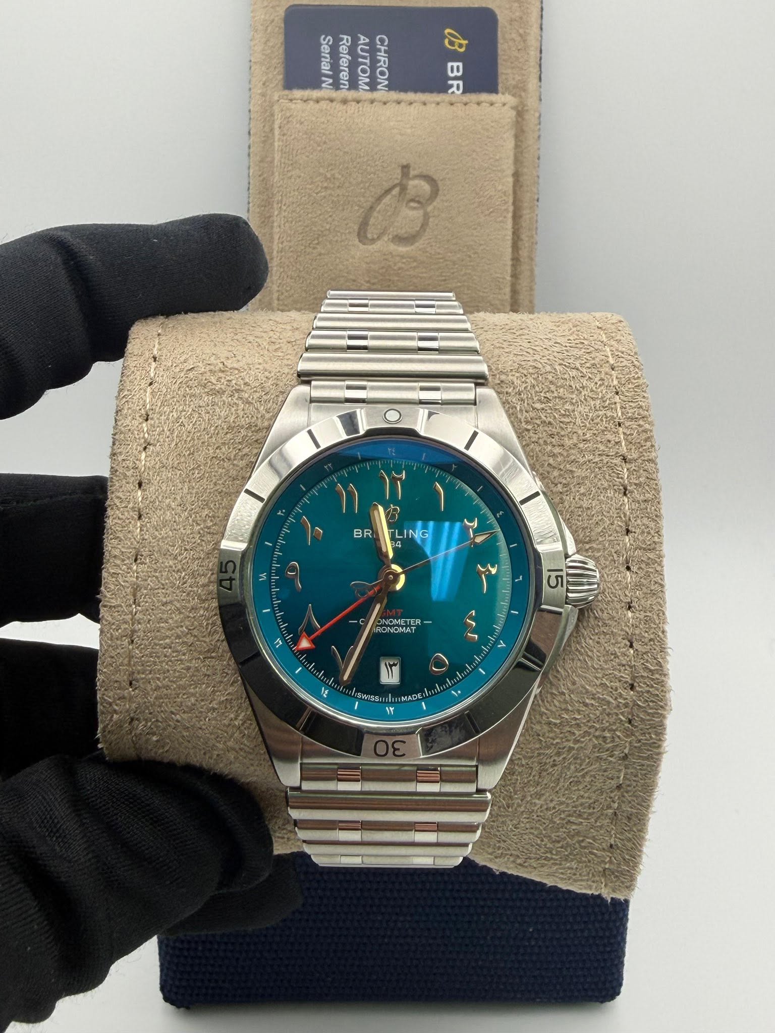 May be an image of digital watch and text that says 'Serial RefOM лo CHRON の 8 BR B 11 li BR G 15 ONOMAT د JP 1 ۱٣ I C SWIsS HM MADE'