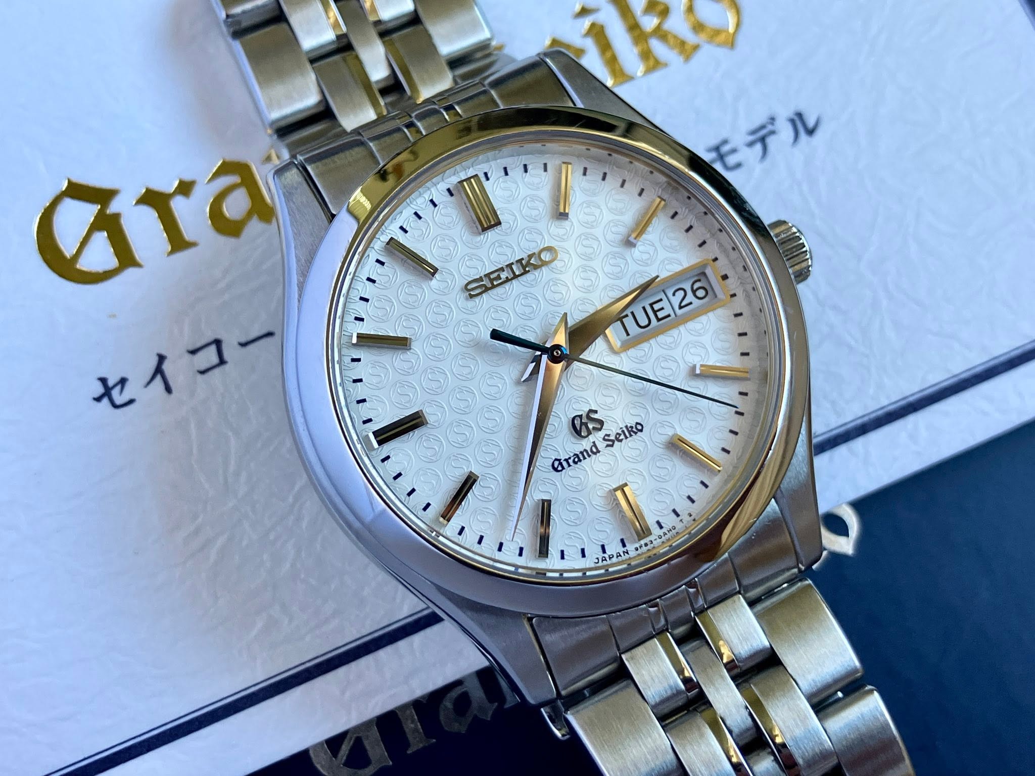 May be an image of wrist watch and text that says 'NRO モデル ara セイコー S SEIKO /И26 N es Seiko Grand JAPAN'