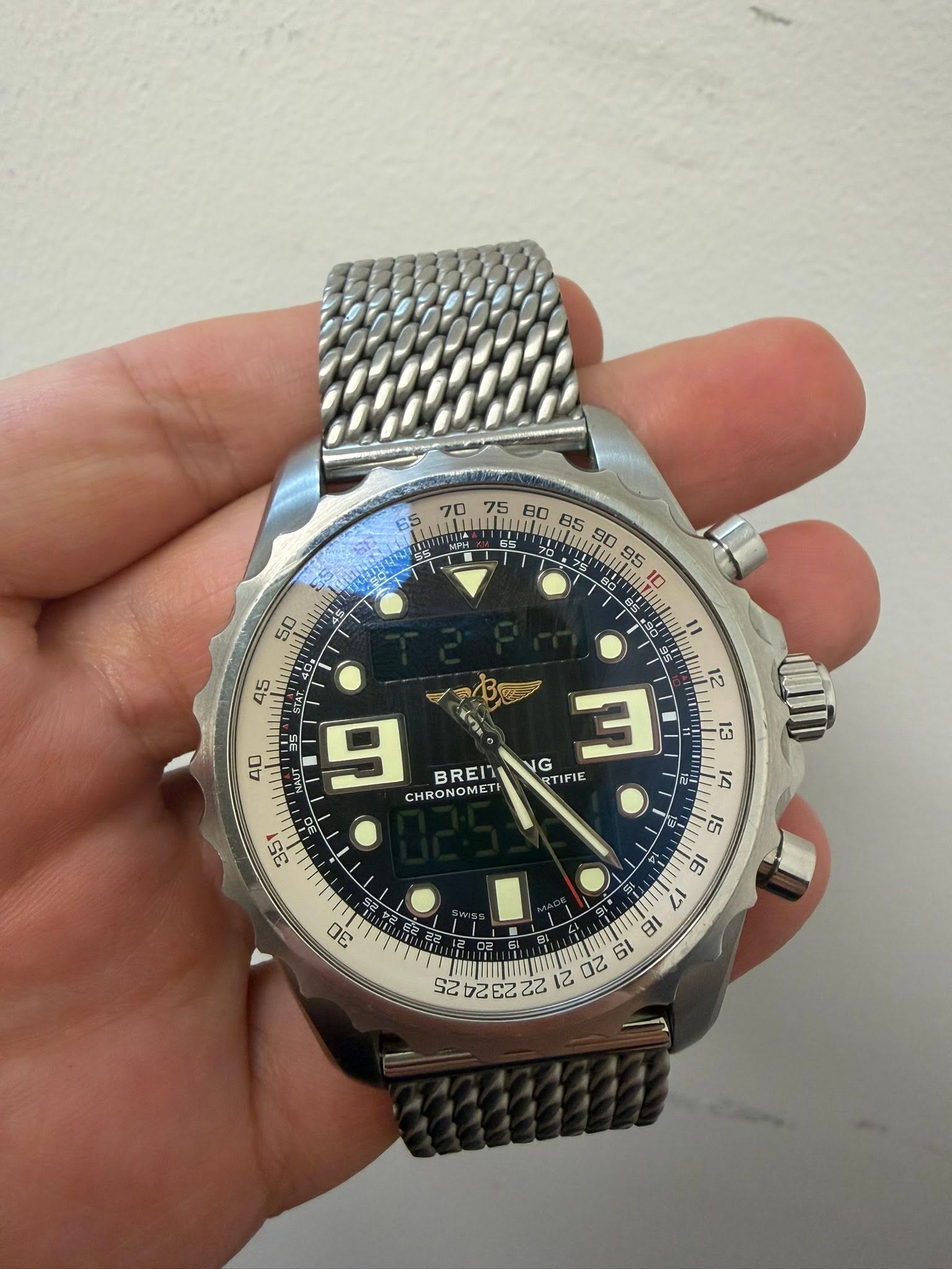 May be an image of digital watch and text that says ' LML LIILL WWU HU 9D ር 40 12 13 NG 3 TIFIE 9 CHRONOMET BREI 351 Ho I4 星0イ 15 T se 52EZ 22 م 20 2 2'