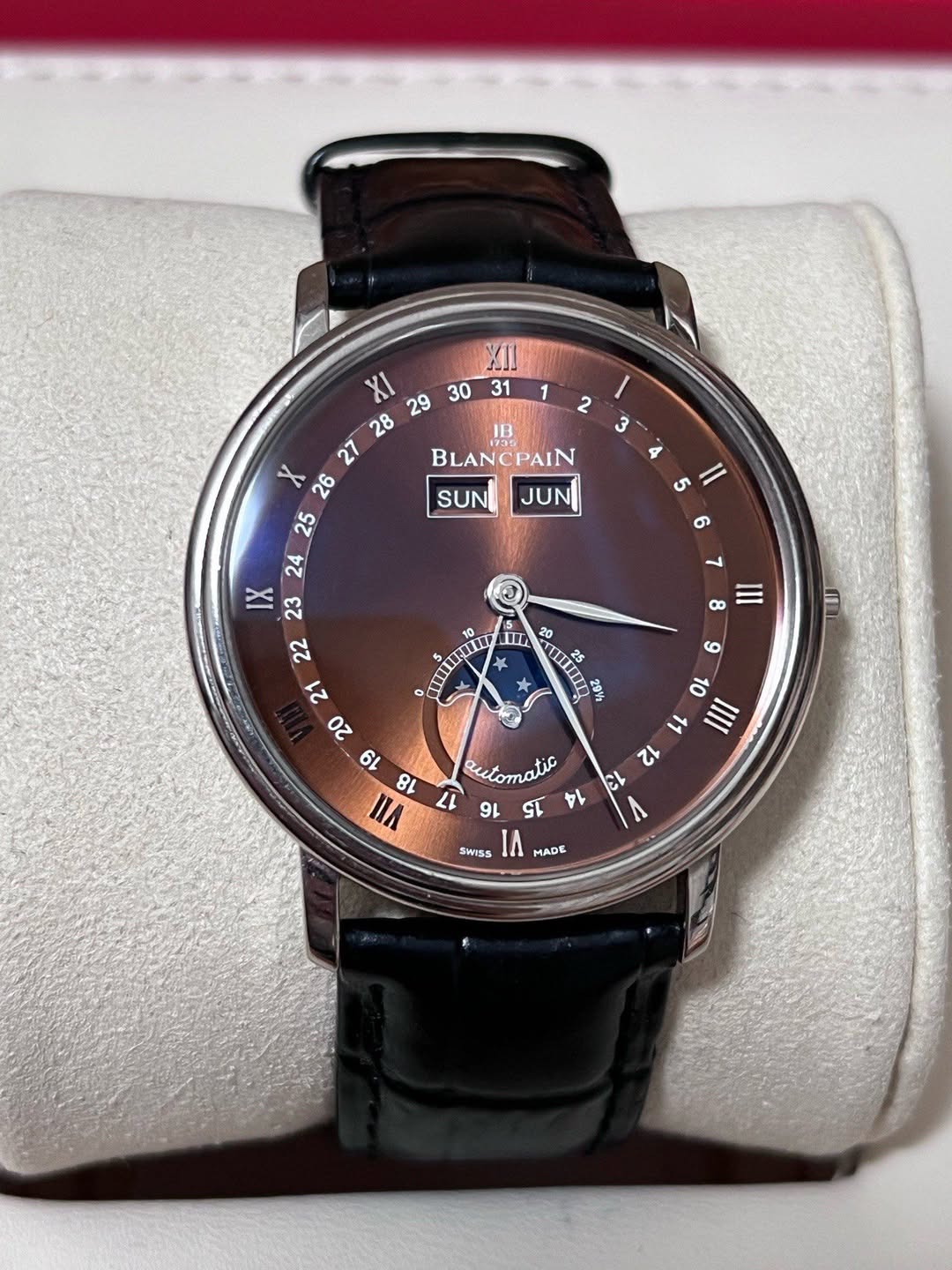 May be an image of wrist watch and text that says '30 31 1 IB BLANCPAIN SUN JUN| 2 3 4 5 / 6 8 III XI 29 28 27 X 26 25 24 IX ل o 2 86 い 16 automatic matio EL nA 9 1 ۱ SWISS ΙΛ…