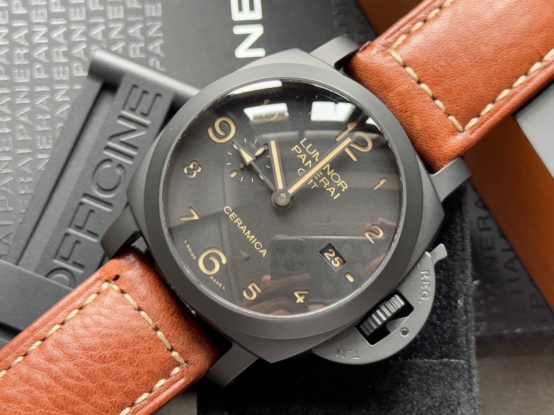 May be an image of wrist watch and text that says 'RAI PANE N FICINE 7 iss هى LSWISS 6 CERAMICA MADEL 5 PAN Aл LUN 12 c 1T ERAI IAOR ERAI NOR 2 25 ባትም FEUUH'