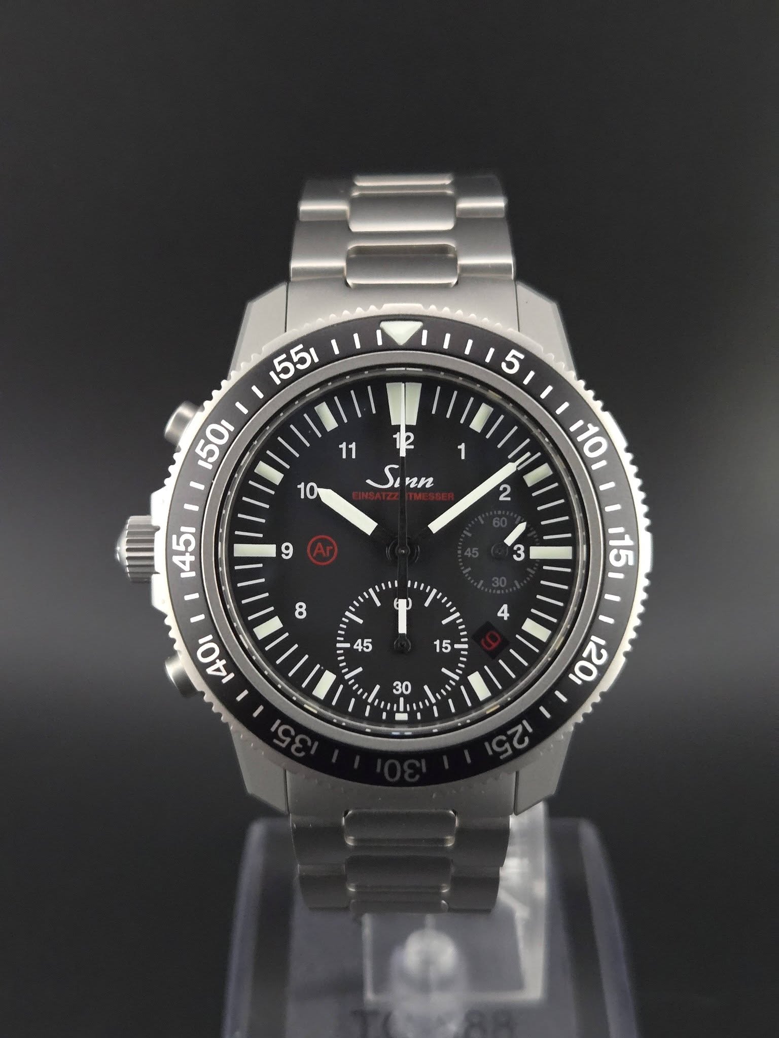May be an image of wrist watch and text that says '5 11 2 Si un I 50 I ١ 145I I EU まま T '