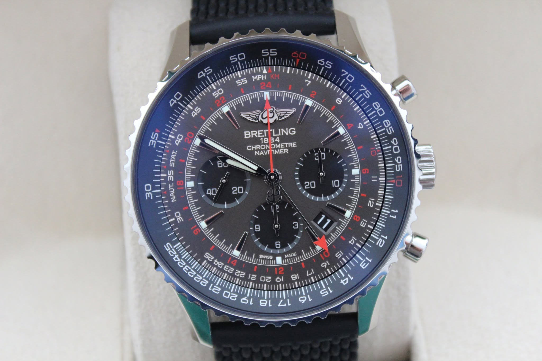 May be an image of wrist watch and text that says ' 크터러블터러 מיויויויו 55 MPH mEIIE መማባባጣ 75 80 و BREITLING LING BREI 1834 OMETRE NAVIIMER IMER 6 35 40 STAT. መጣማባ 35 NAUT. 0 DE GP…