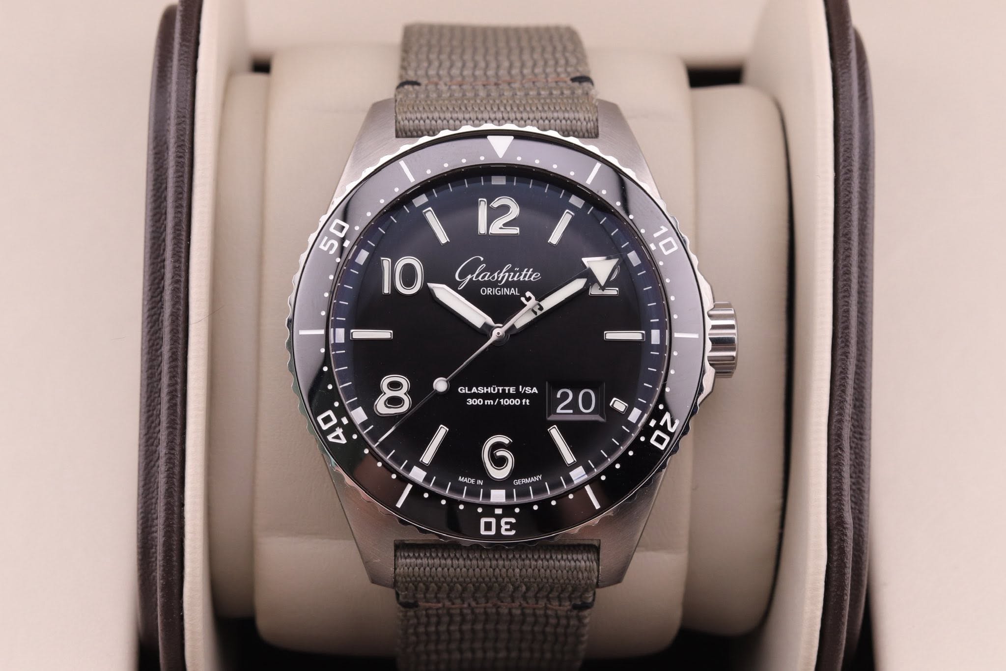 May be an image of wrist watch and text that says ' I 10 10 Glasfütte INAL OR A GLASHÜTT I/SA 300 1000ft G MADFW GERMNY σε E'